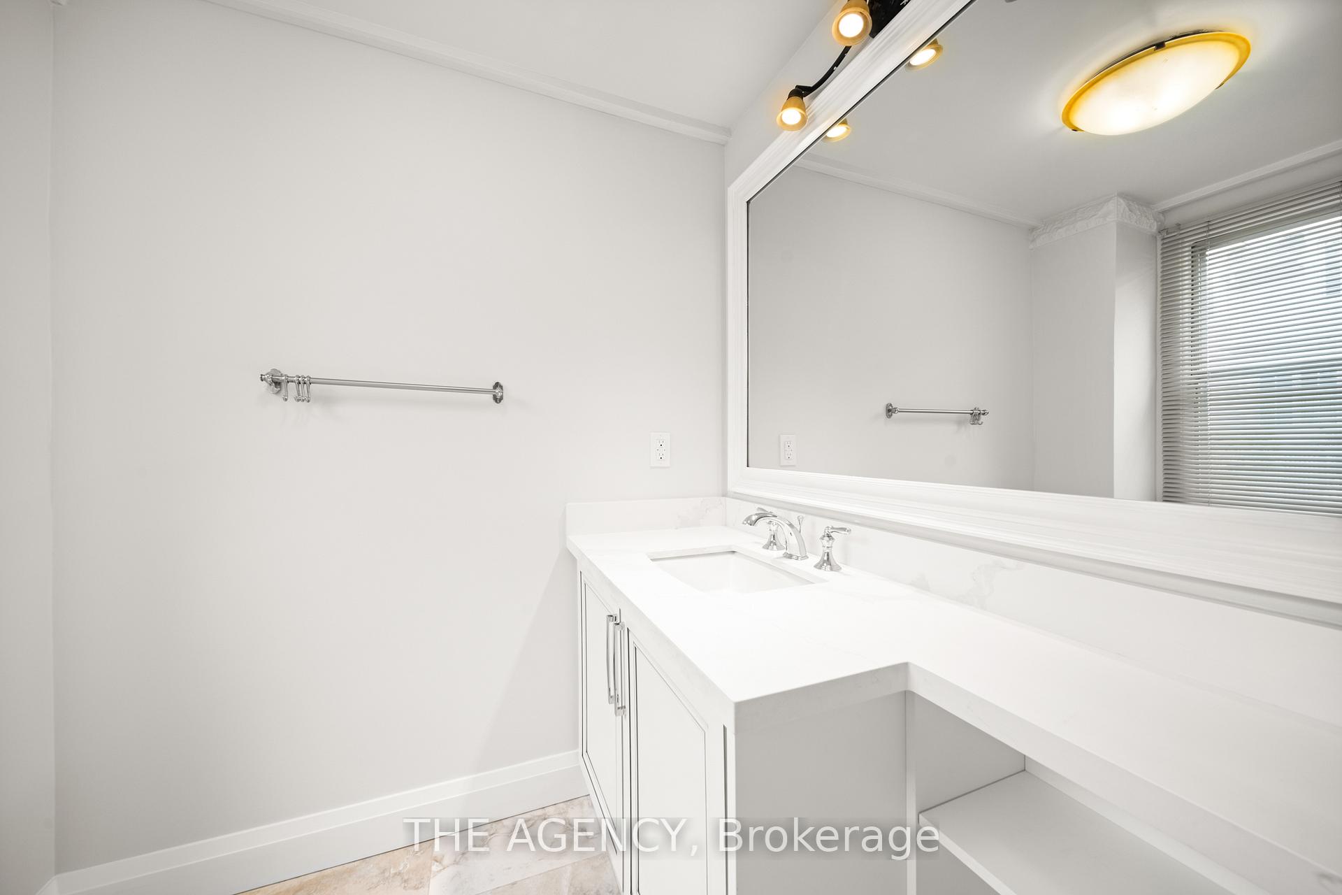 Photo 5 of 44 Elderwood Drive, Toronto, Forest Hill South — HOMEH