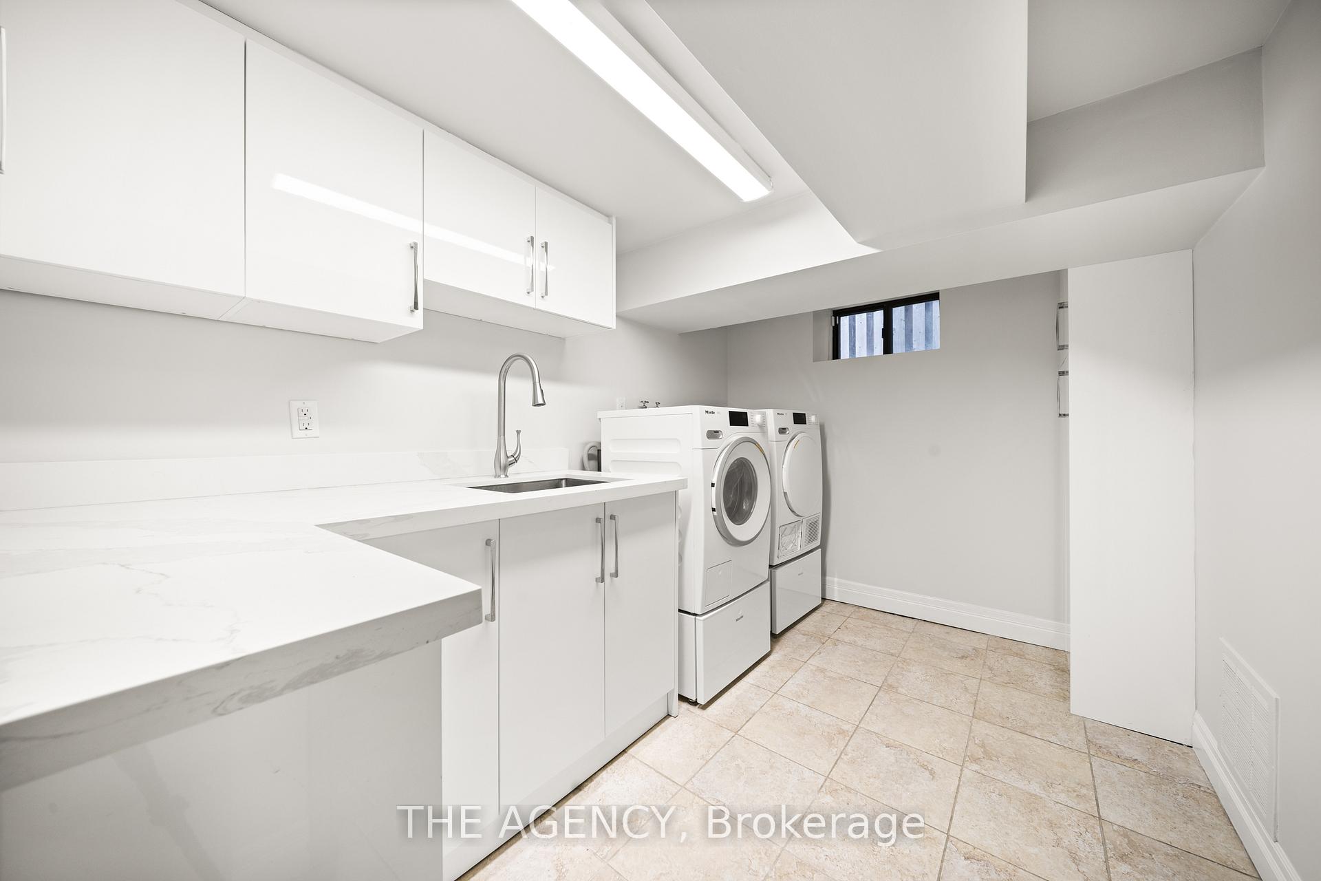 Photo 17 of 44 Elderwood Drive, Toronto, Forest Hill South — HOMEH