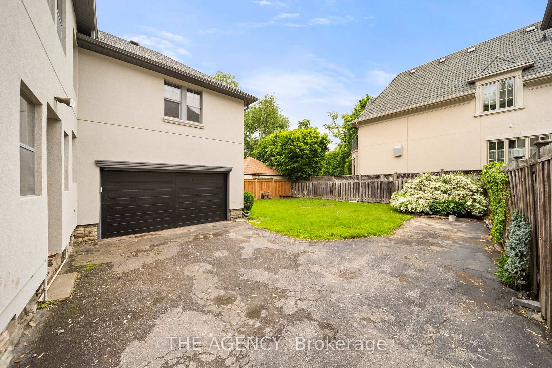 Photo 27 of 44 Elderwood Drive, Toronto, Forest Hill South — HOMEH
