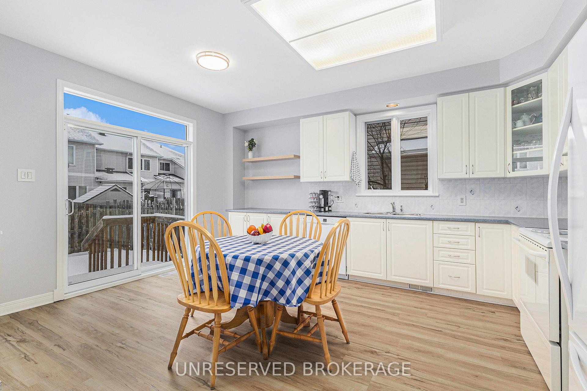 Photo 10 of 1146 Rocky Harbour Crescent, Ottawa, Riverside South/Gloucester Glen — HOMEH