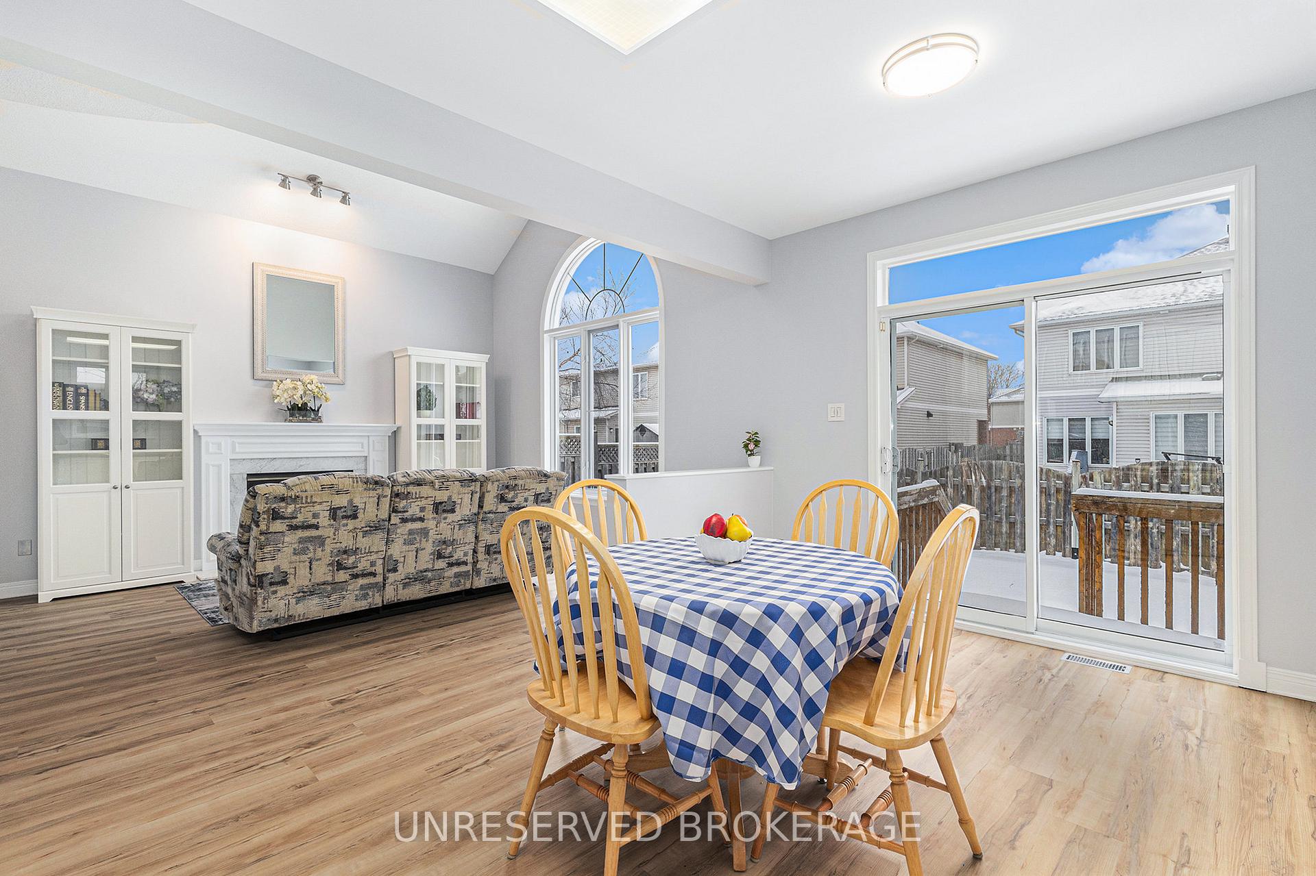 Photo 12 of 1146 Rocky Harbour Crescent, Ottawa, Riverside South/Gloucester Glen — HOMEH