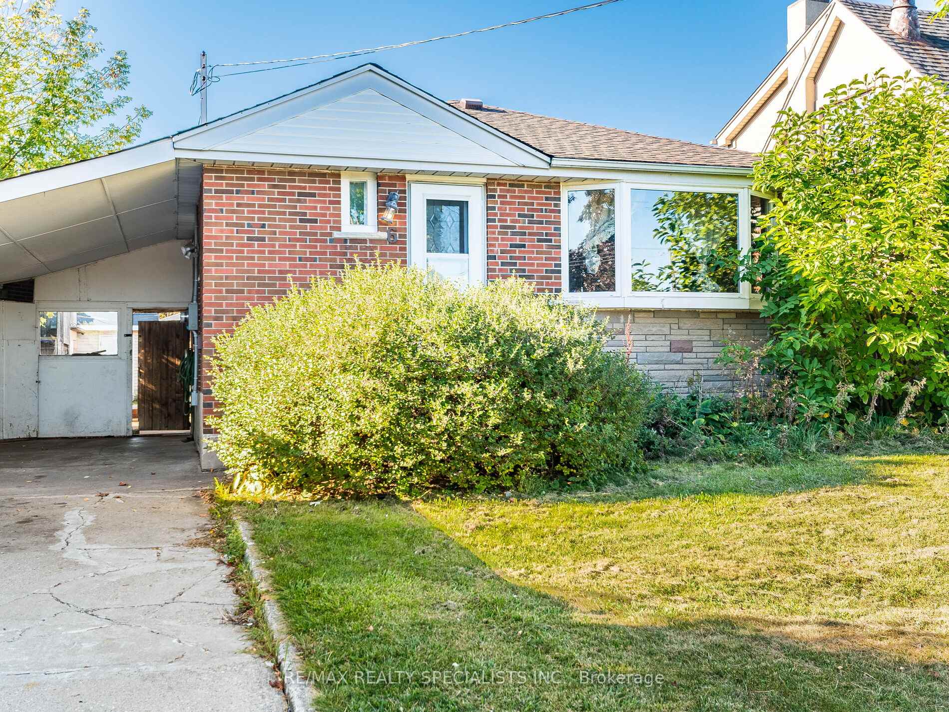 Photo 2 of 6 Endfield Avenue, Hamilton, Huntington — HOMEH