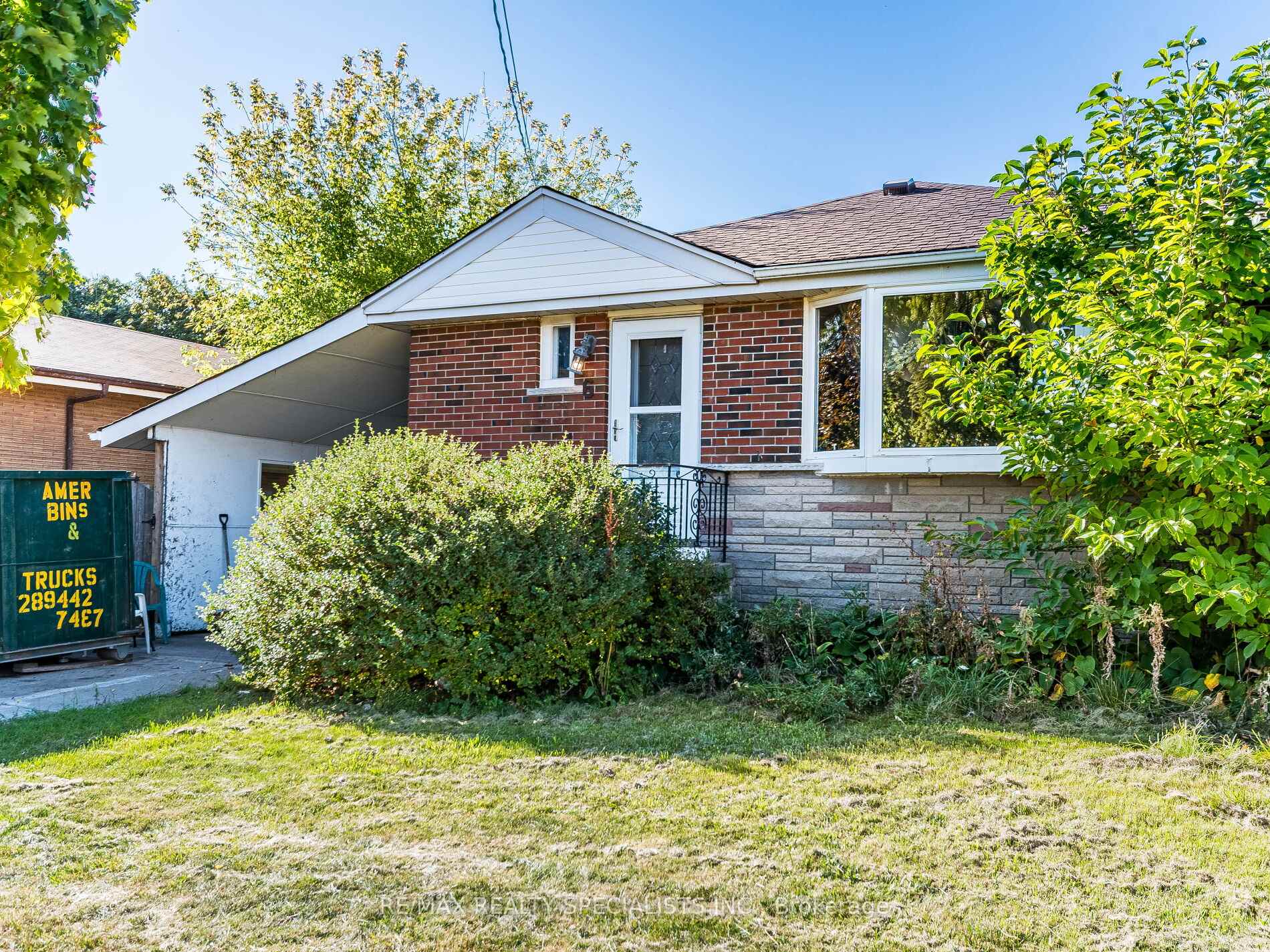 Photo 5 of 6 Endfield Avenue, Hamilton, Huntington — HOMEH