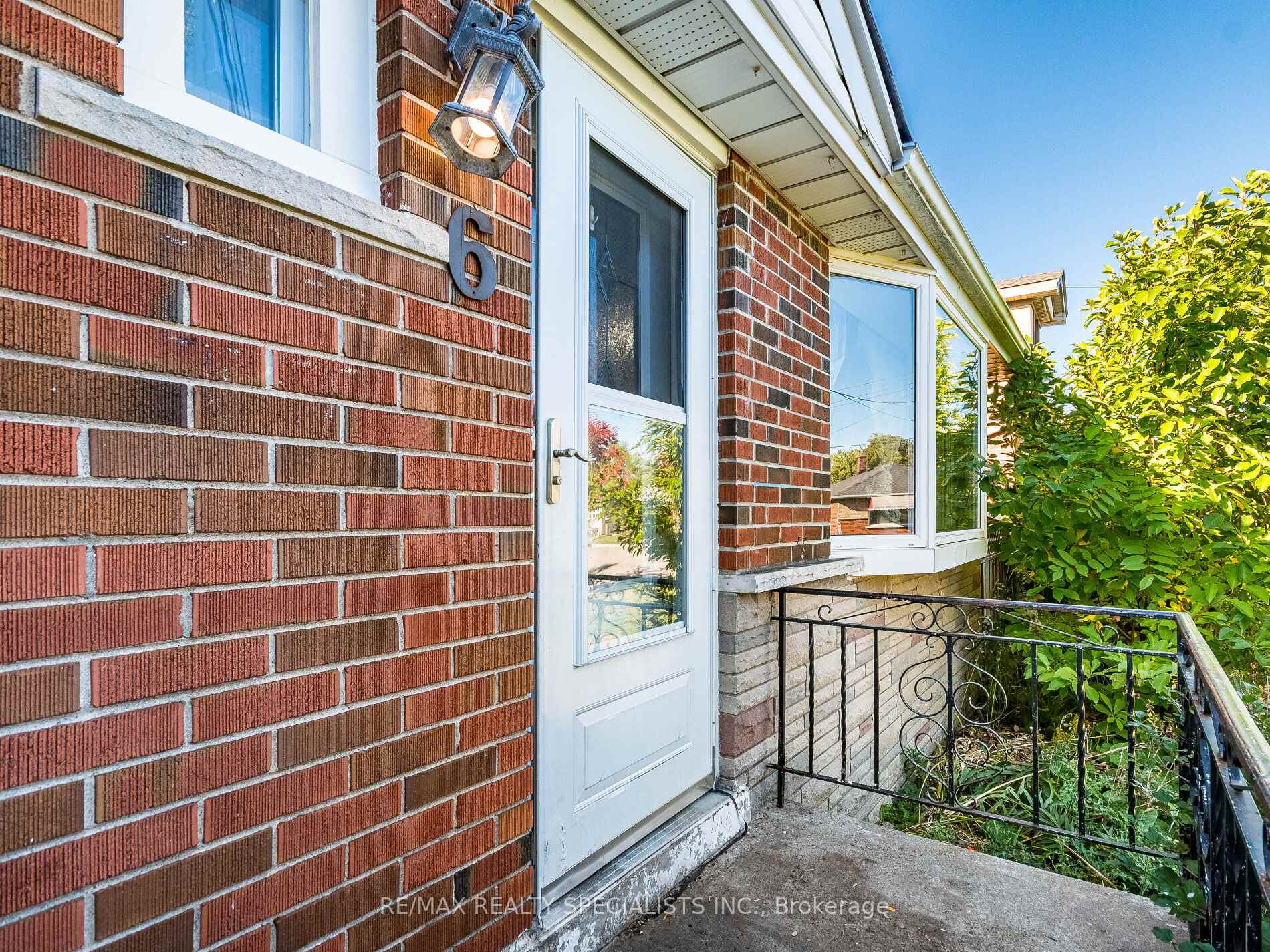 Photo 7 of 6 Endfield Avenue, Hamilton, Huntington — HOMEH
