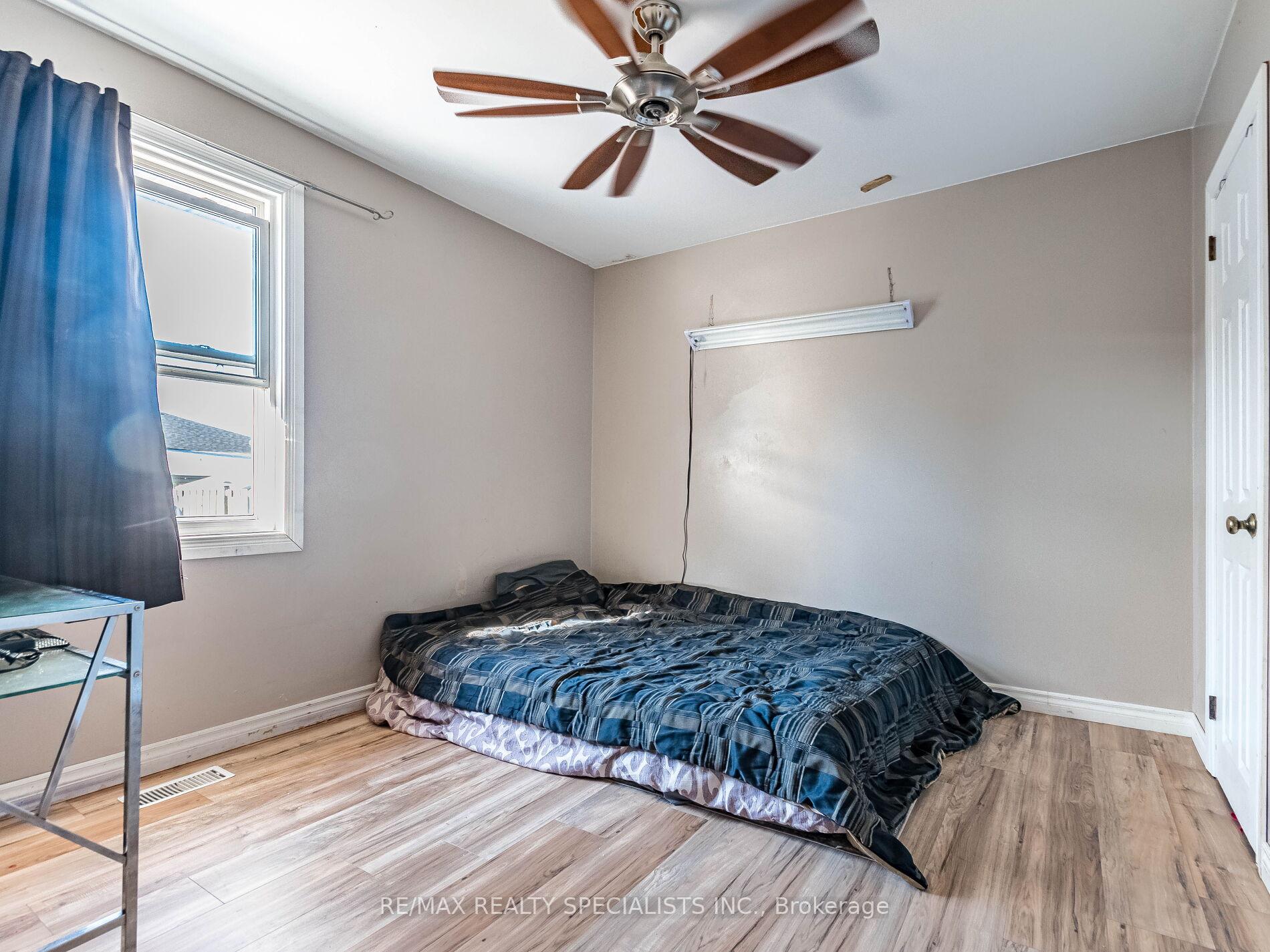 Photo 17 of 6 Endfield Avenue, Hamilton, Huntington — HOMEH