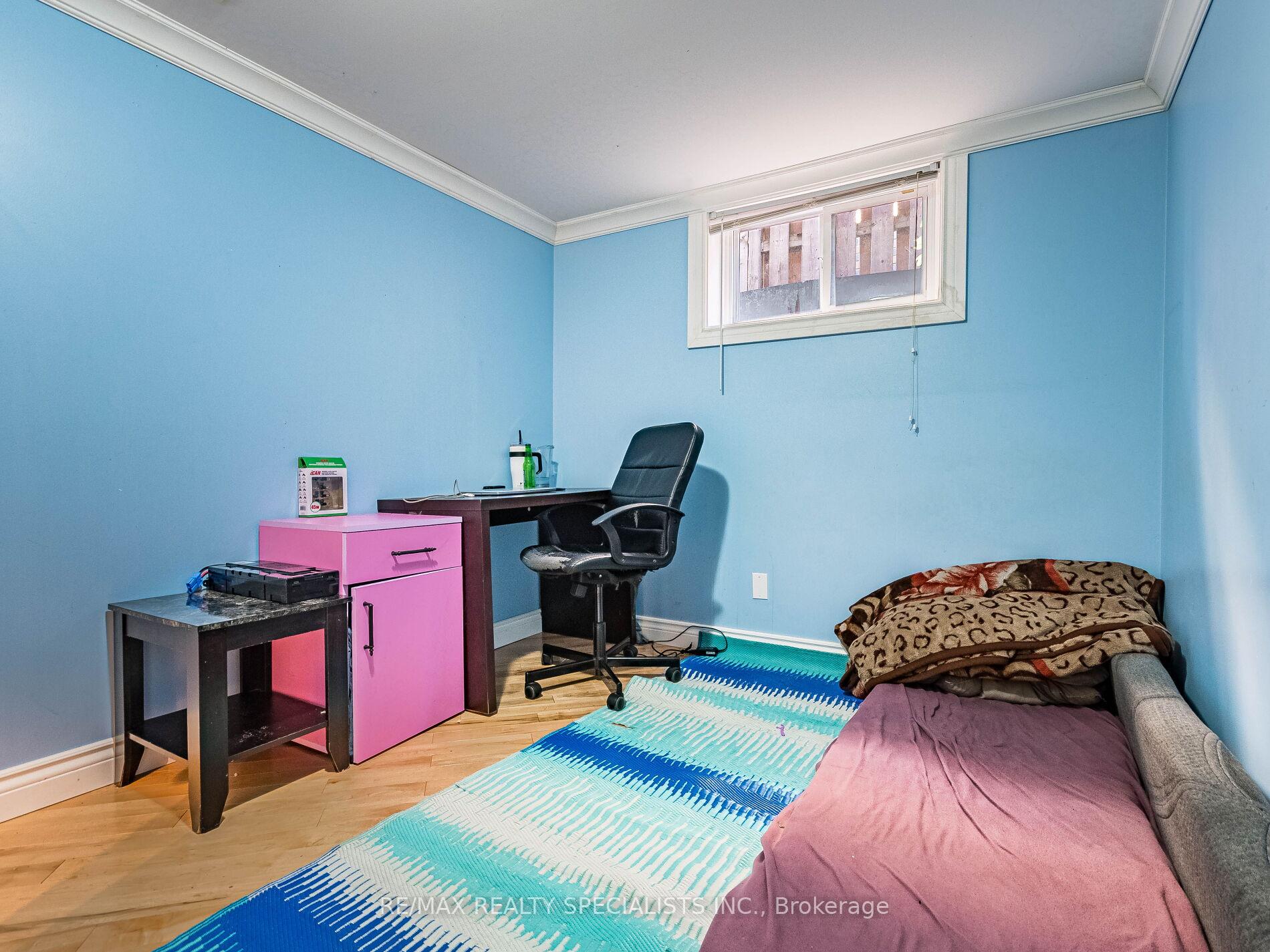 Photo 25 of 6 Endfield Avenue, Hamilton, Huntington — HOMEH