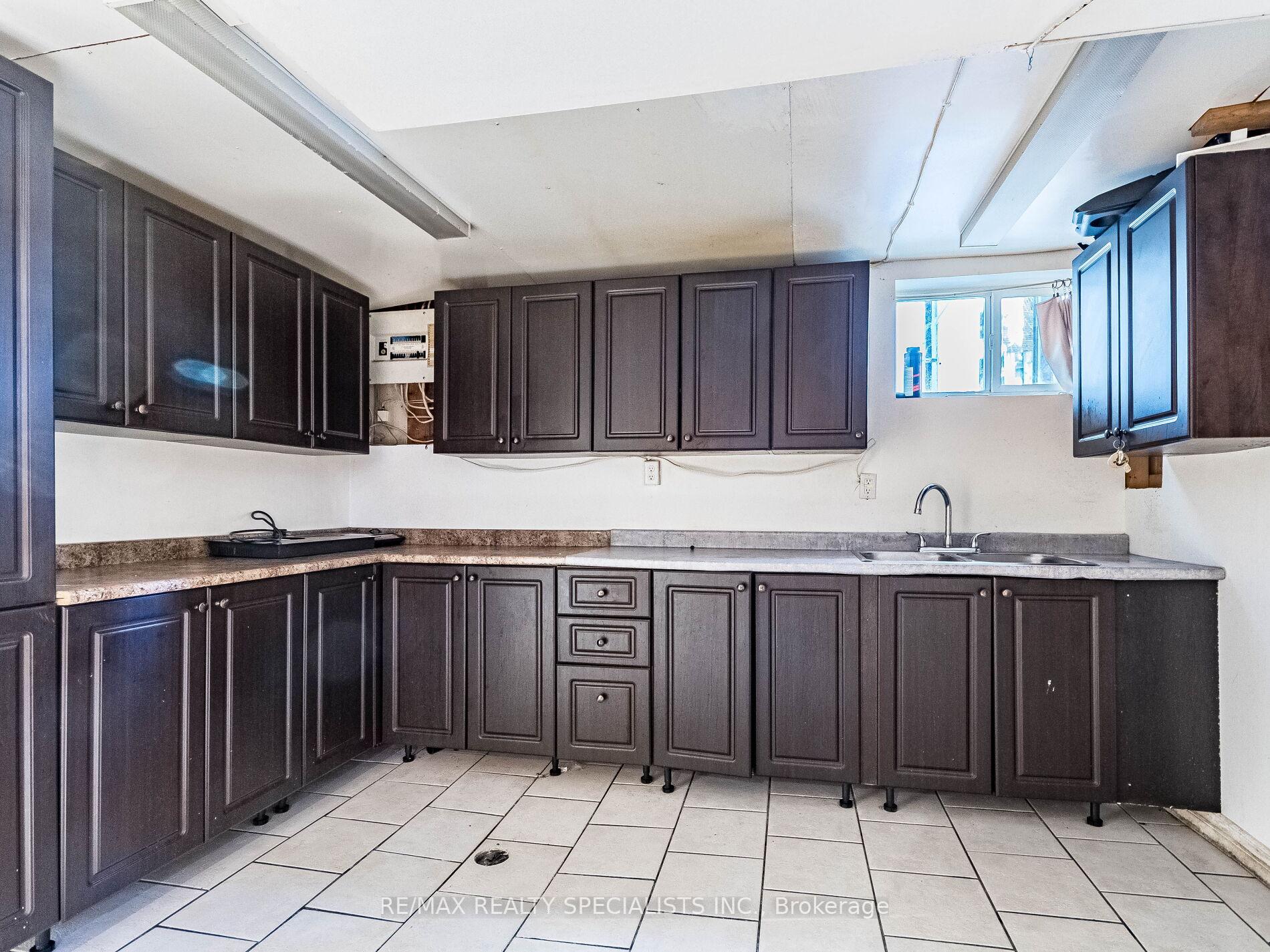 Photo 22 of 6 Endfield Avenue, Hamilton, Huntington — HOMEH