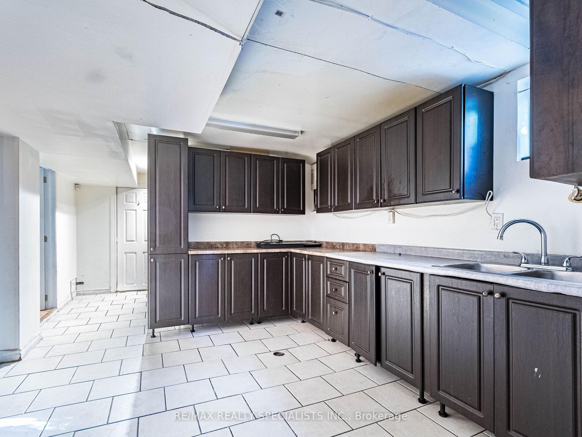 Photo 27 of 6 Endfield Avenue, Hamilton, Huntington — HOMEH
