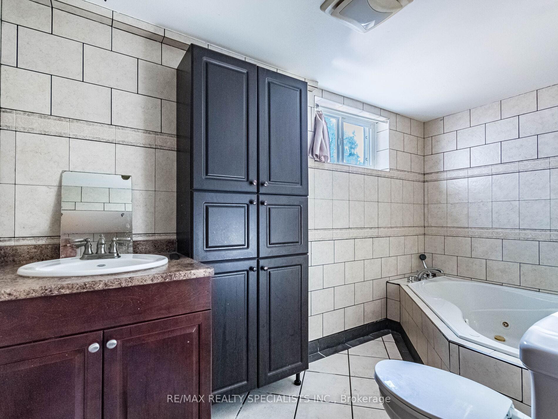 Photo 30 of 6 Endfield Avenue, Hamilton, Huntington — HOMEH