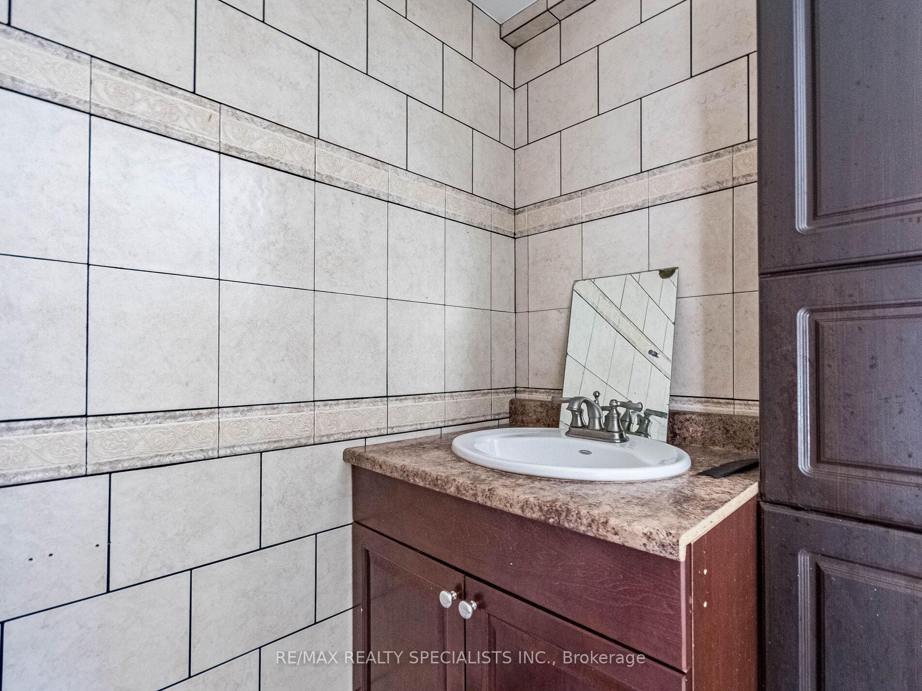 Photo 29 of 6 Endfield Avenue, Hamilton, Huntington — HOMEH
