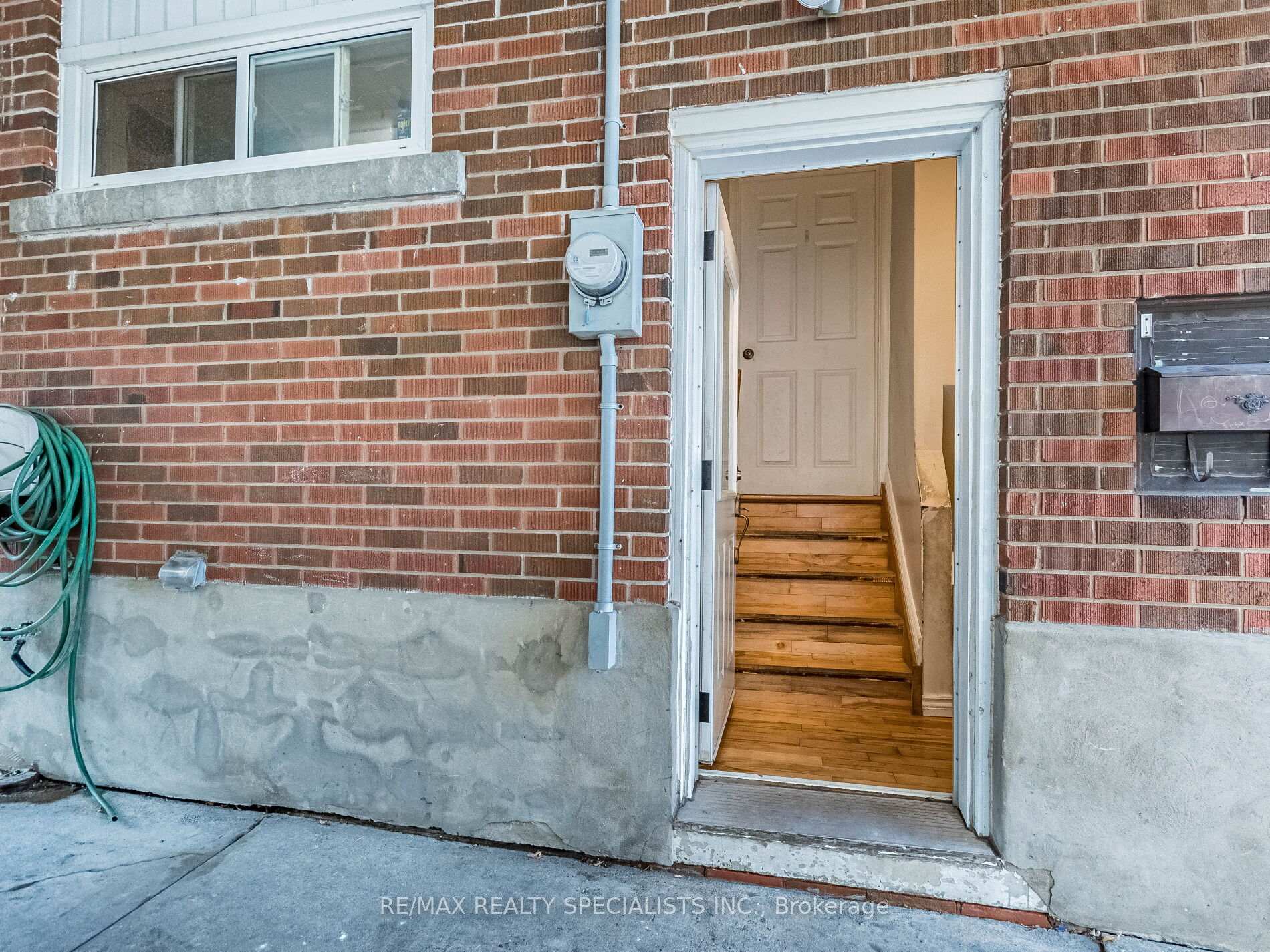 Photo 32 of 6 Endfield Avenue, Hamilton, Huntington — HOMEH