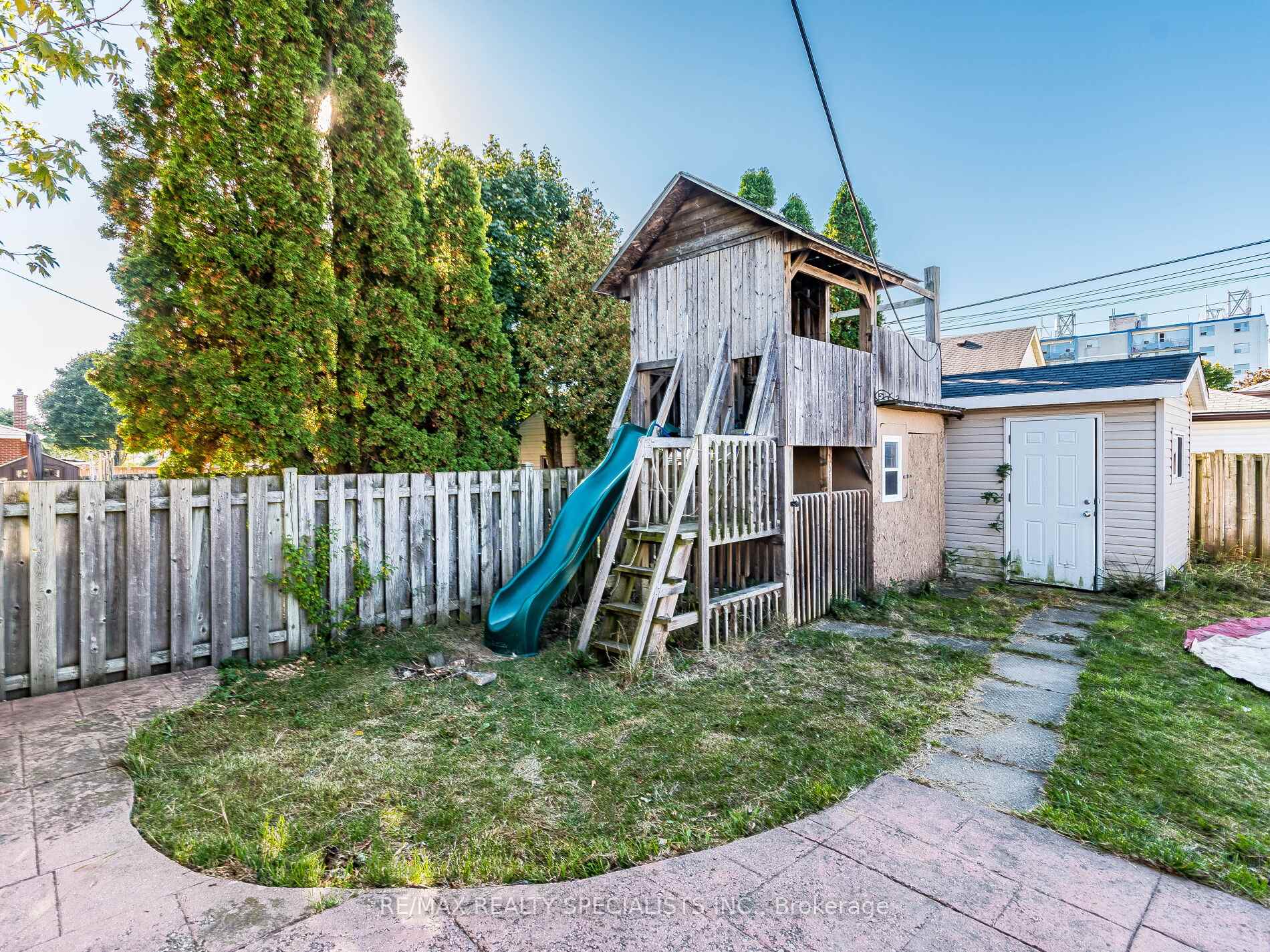 Photo 35 of 6 Endfield Avenue, Hamilton, Huntington — HOMEH