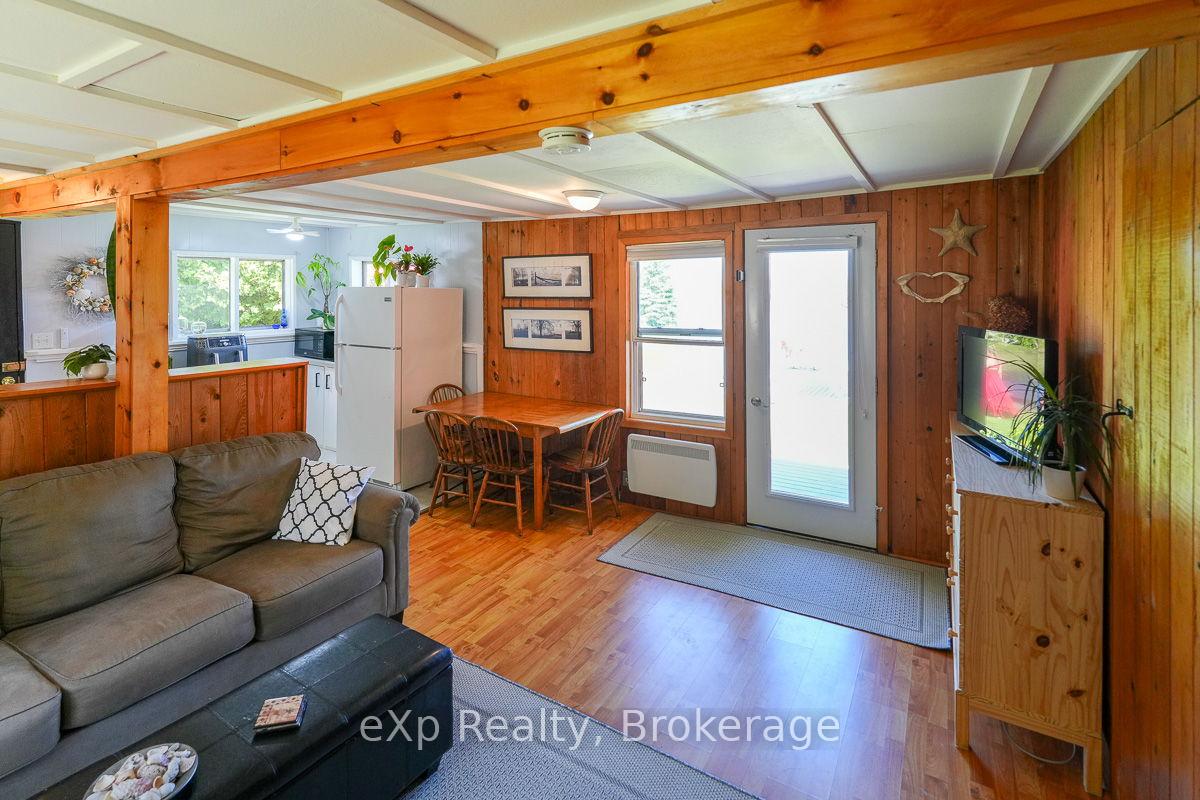 Photo 14 of 135 Lakeview Road, Chatsworth — HOMEH