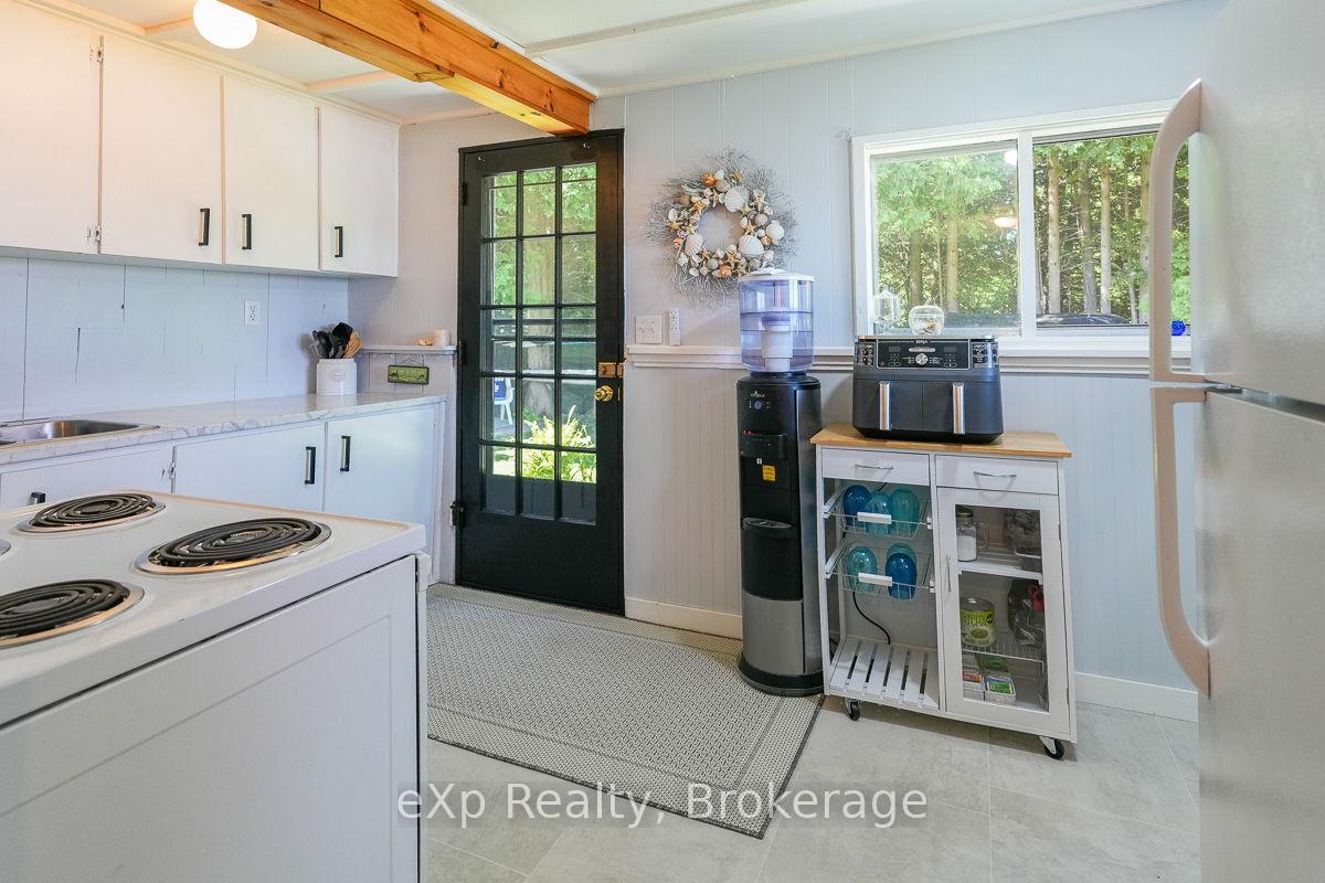 Photo 13 of 135 Lakeview Road, Chatsworth — HOMEH