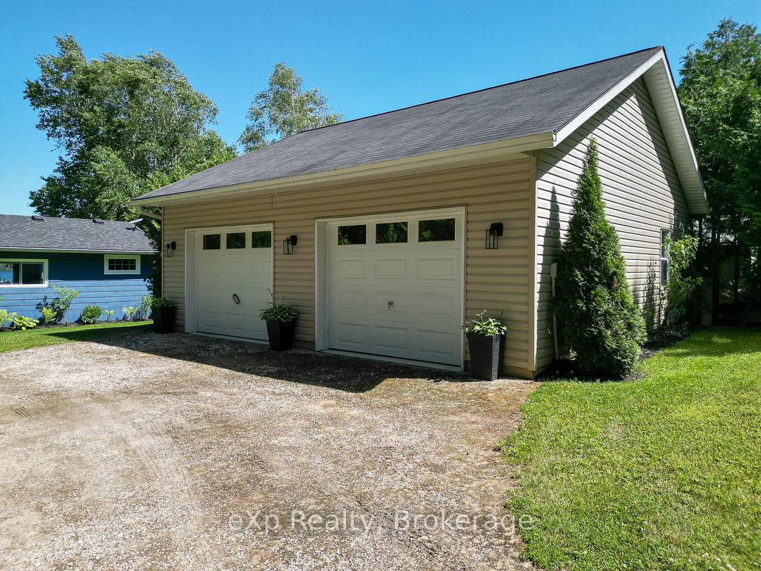 Photo 23 of 135 Lakeview Road, Chatsworth — HOMEH