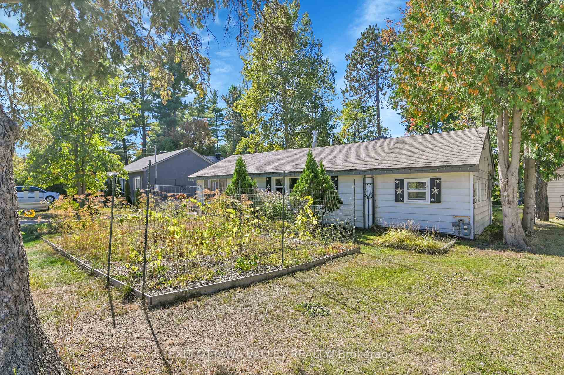 Photo 7 of 77 Doran Street, Petawawa — HOMEH
