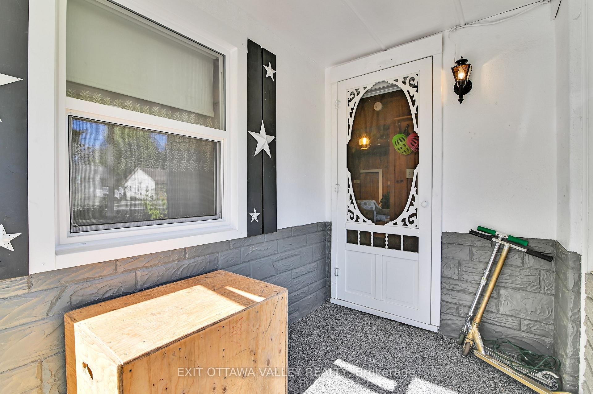 Photo 6 of 77 Doran Street, Petawawa — HOMEH