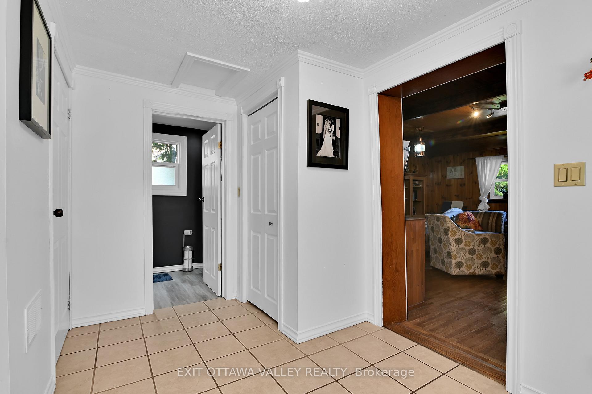 Photo 11 of 77 Doran Street, Petawawa — HOMEH