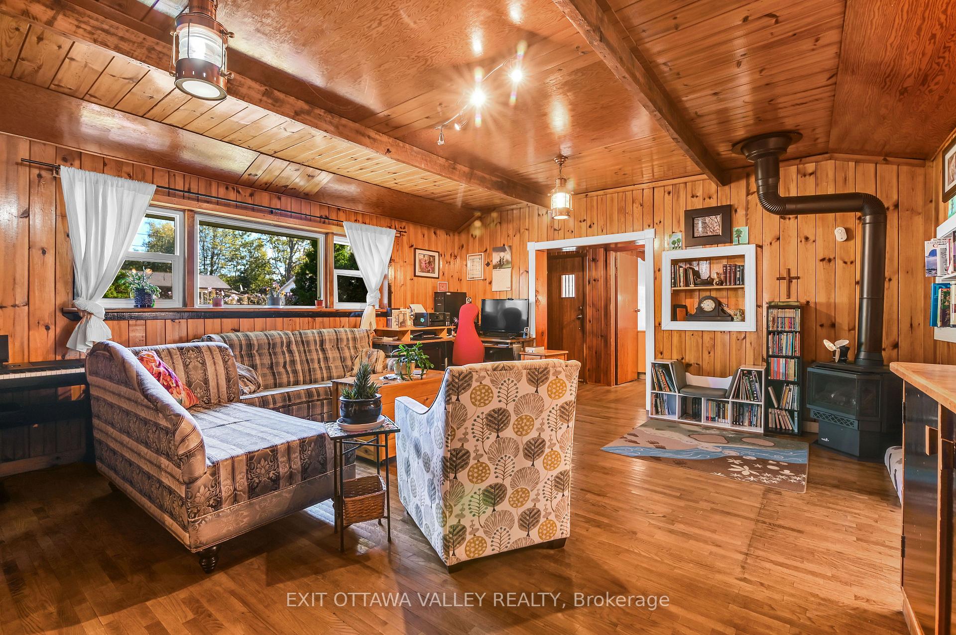 Photo 14 of 77 Doran Street, Petawawa — HOMEH