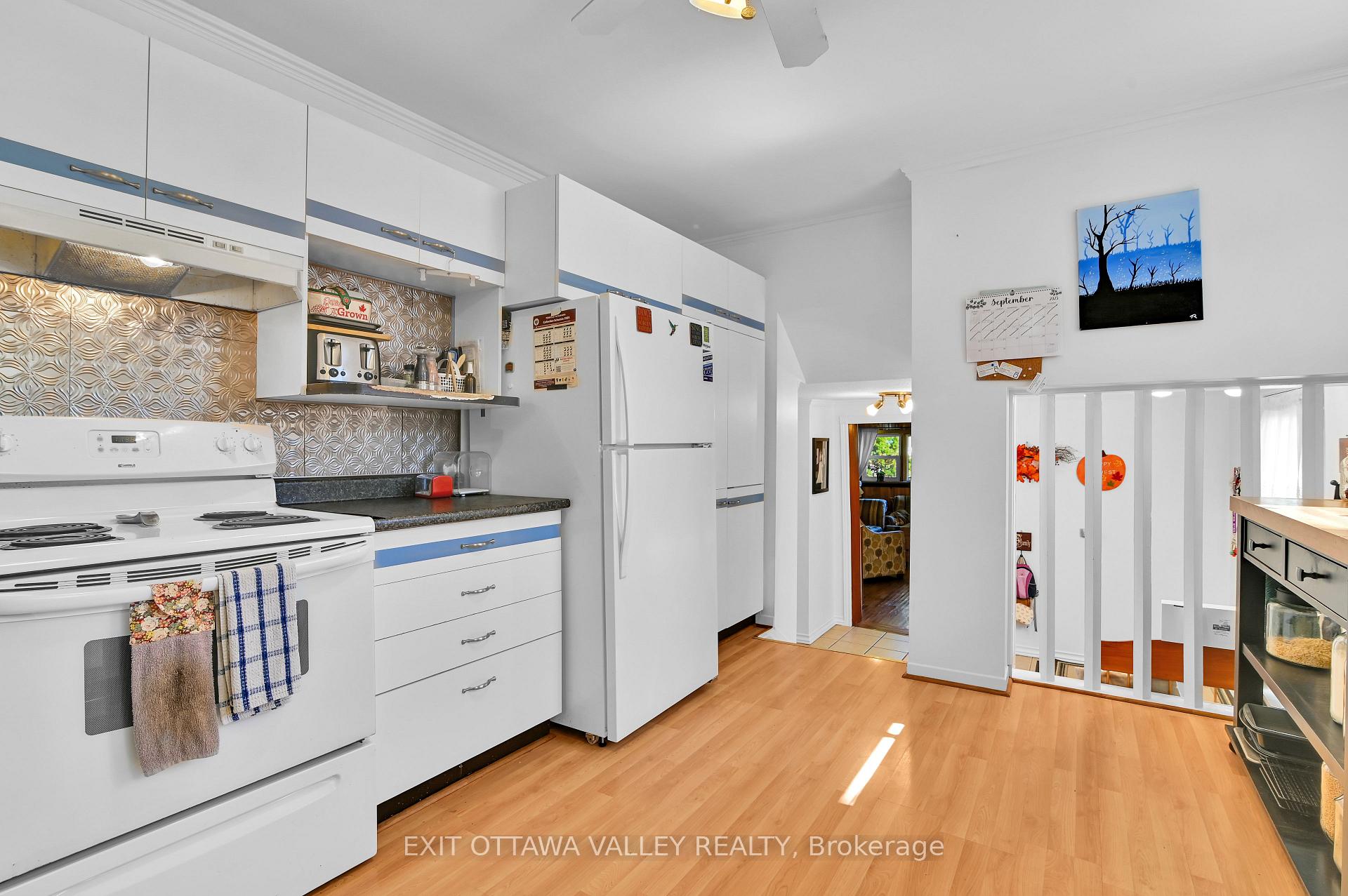 Photo 17 of 77 Doran Street, Petawawa — HOMEH