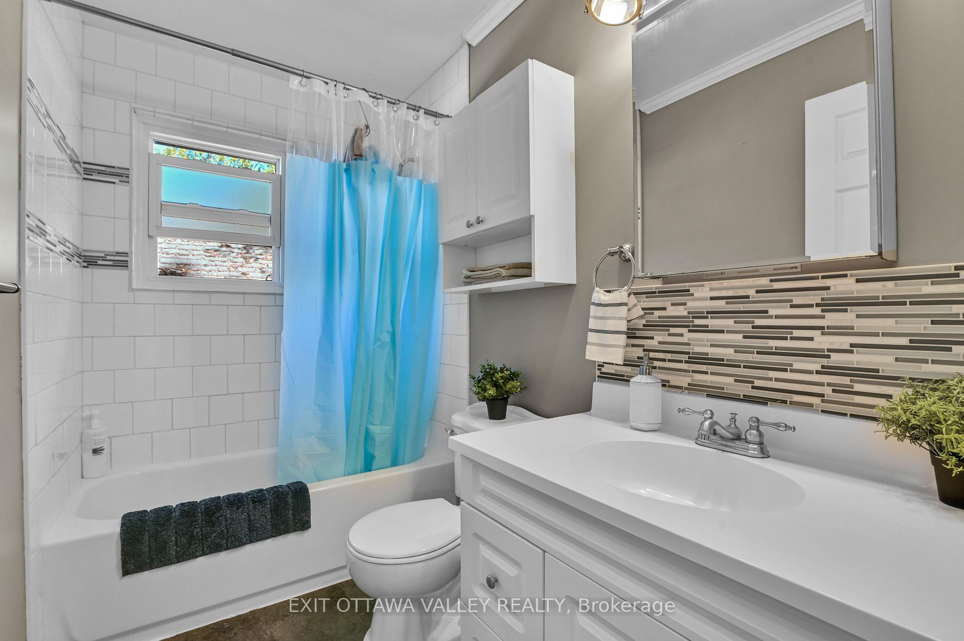 Photo 48 of 77 Doran Street, Petawawa — HOMEH