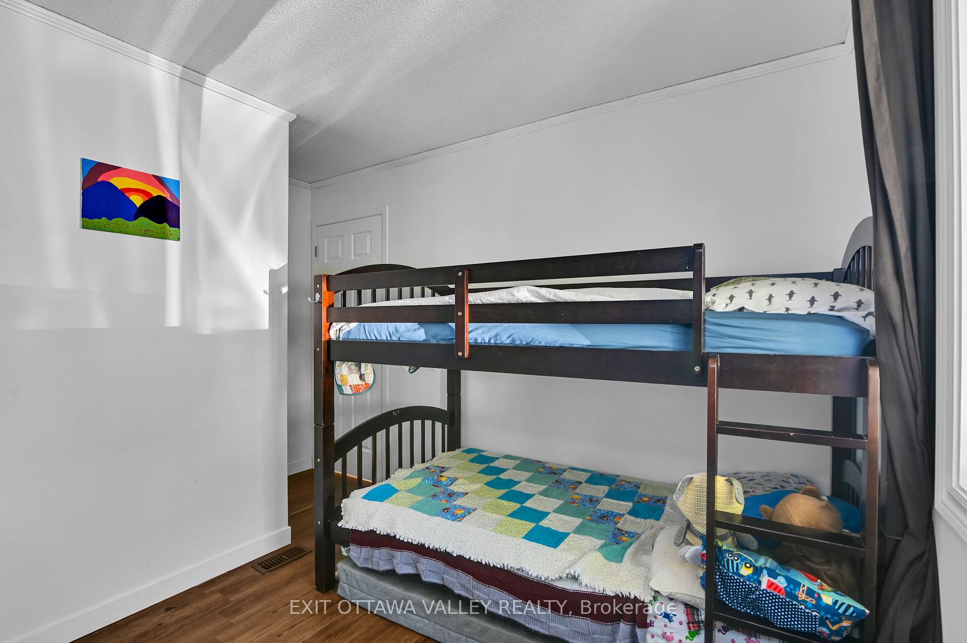 Photo 23 of 77 Doran Street, Petawawa — HOMEH