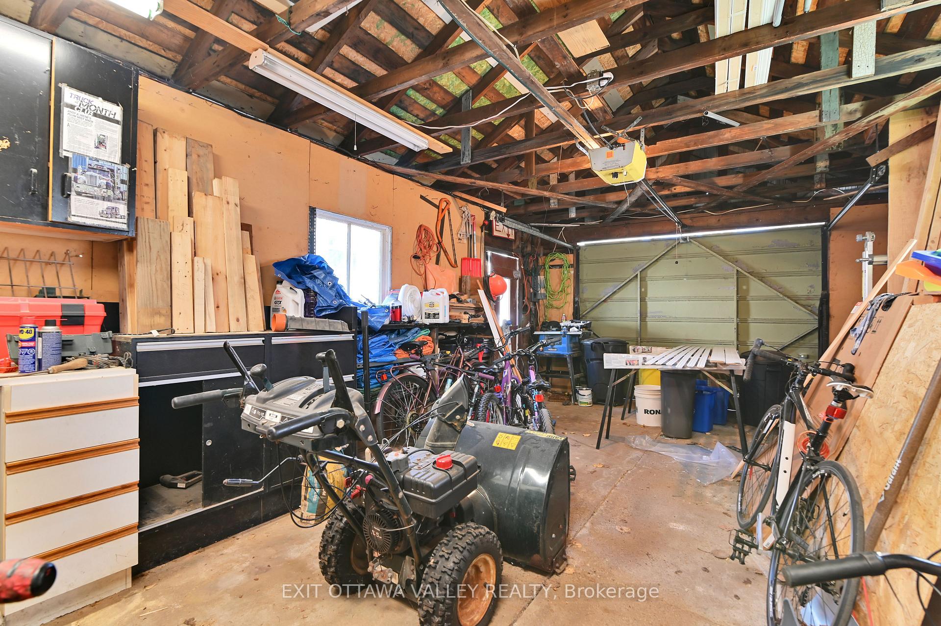 Photo 34 of 77 Doran Street, Petawawa — HOMEH