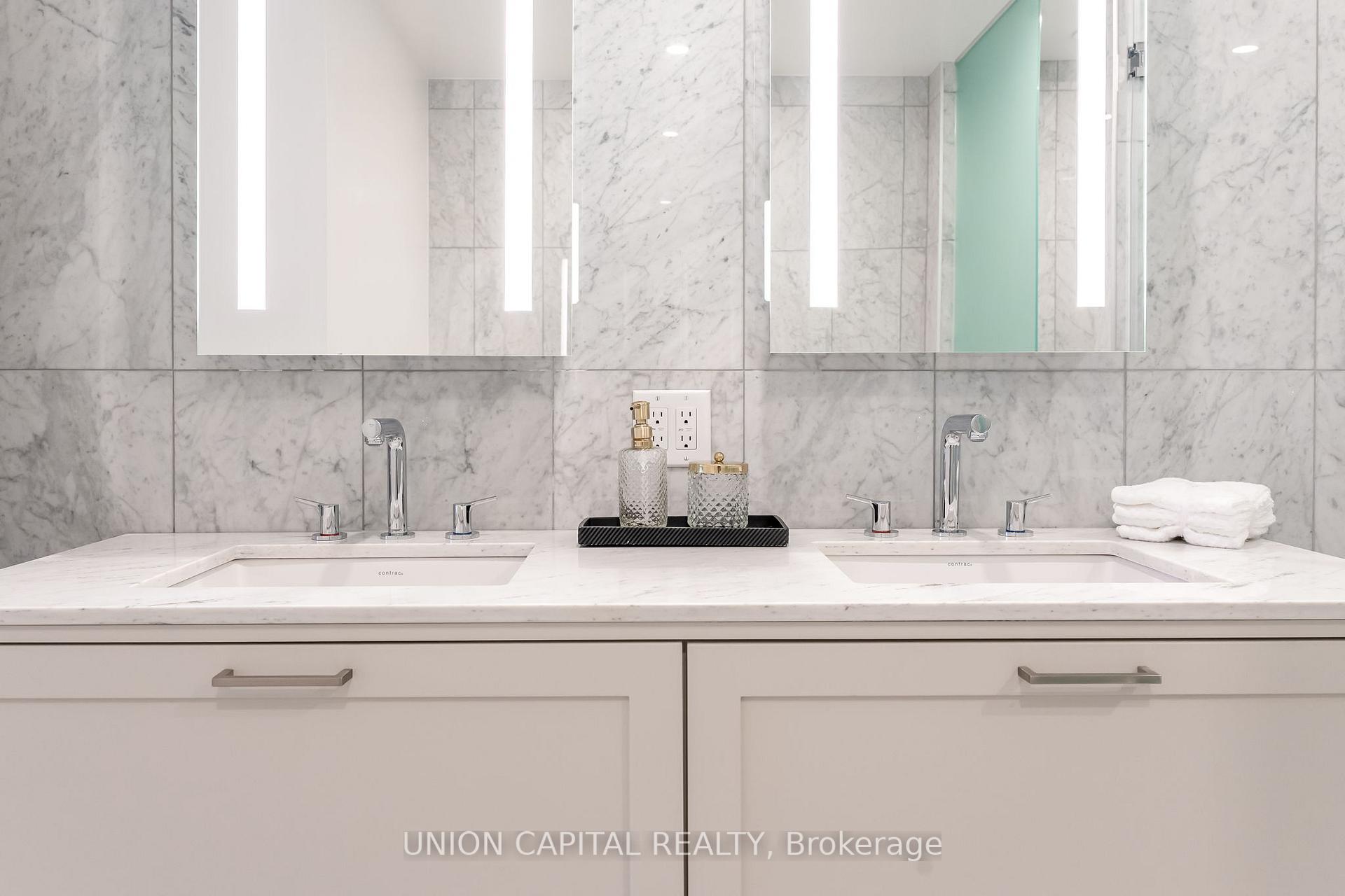 Photo 11 of Unit 19, 399 Royal Orchard Boulevard, Markham, Royal Orchard — HOMEH