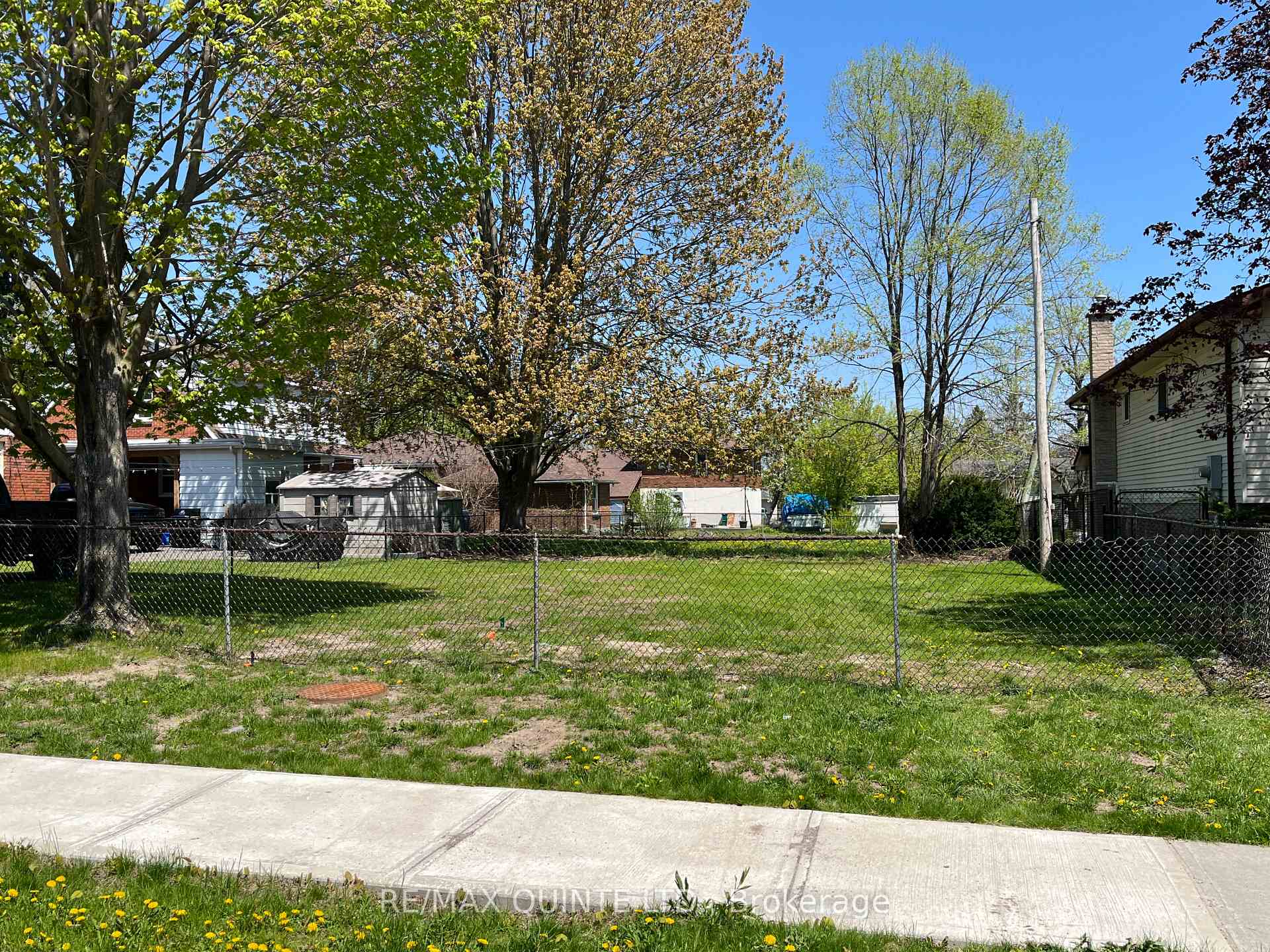 Photo 5 of 177 Singleton Drive, Belleville, Belleville Ward — HOMEH