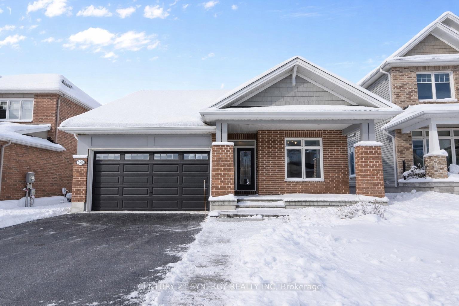 Front of 579 Baie-Des-Castors Street