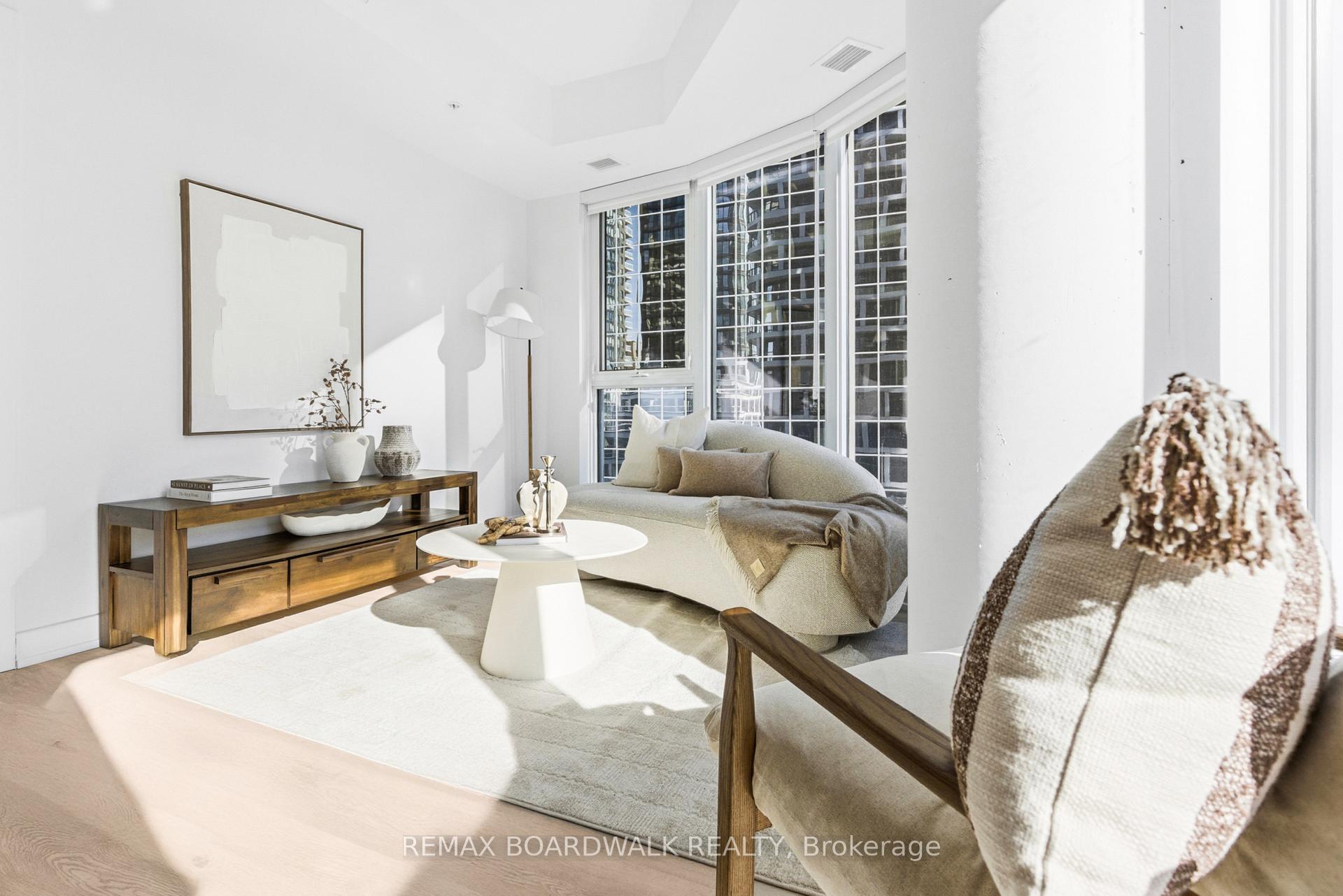 Photo 2 of Unit 804, 391 Slater Street, Ottawa, Ottawa Centre — HOMEH