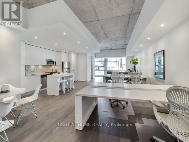 Front of Unit 104, 399 Adelaide Street W