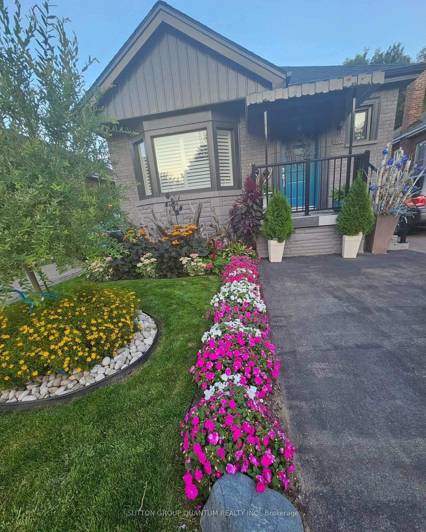 Photo 2 of 507 Upper James Street, Hamilton, Centremount — HOMEH
