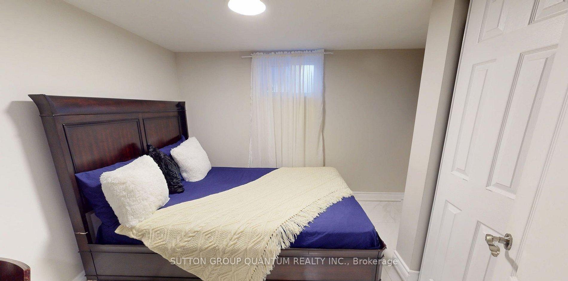 Photo 3 of 507 Upper James Street, Hamilton, Centremount — HOMEH