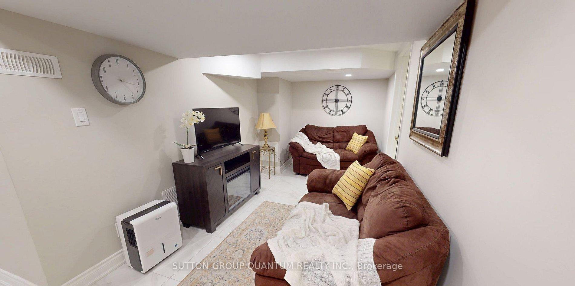 Photo 5 of 507 Upper James Street, Hamilton, Centremount — HOMEH