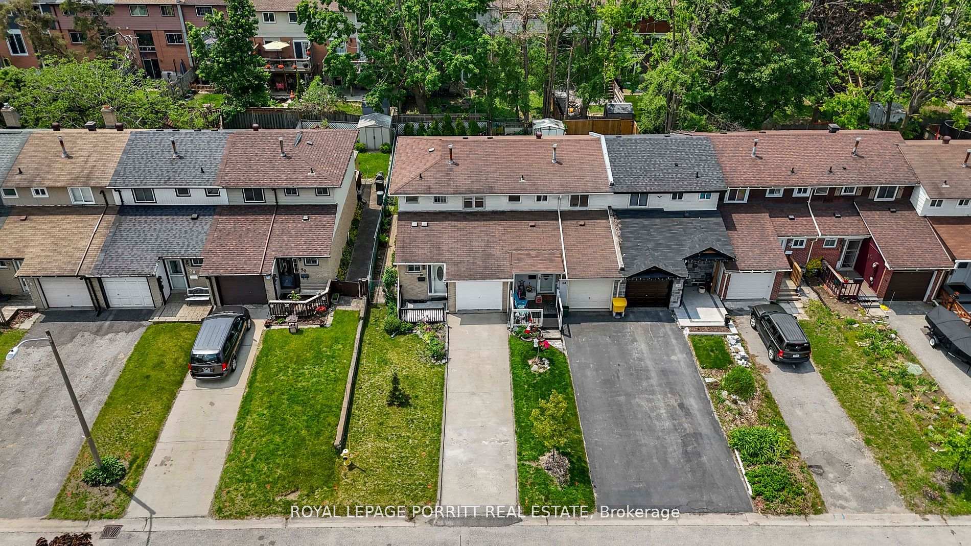 Photo 26 of 32 Chaucer Crescent, Barrie, Letitia Heights — HOMEH