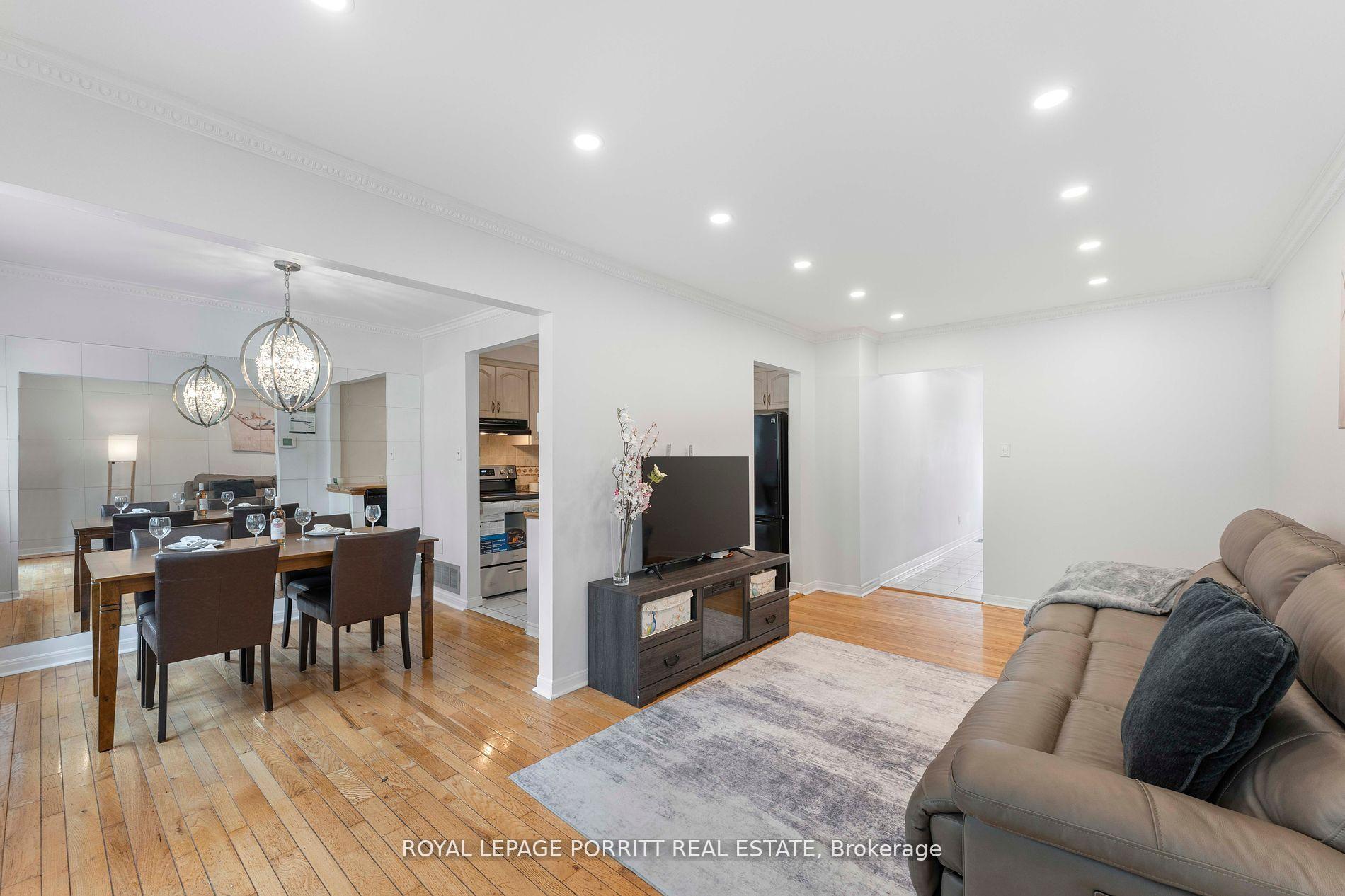 Photo 36 of 32 Chaucer Crescent, Barrie, Letitia Heights — HOMEH