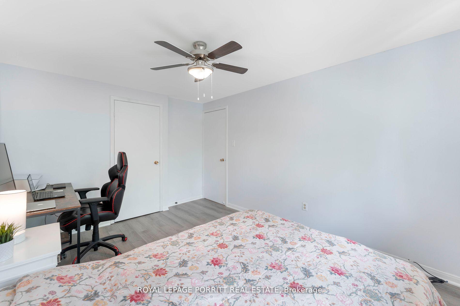 Photo 5 of 32 Chaucer Crescent, Barrie, Letitia Heights — HOMEH