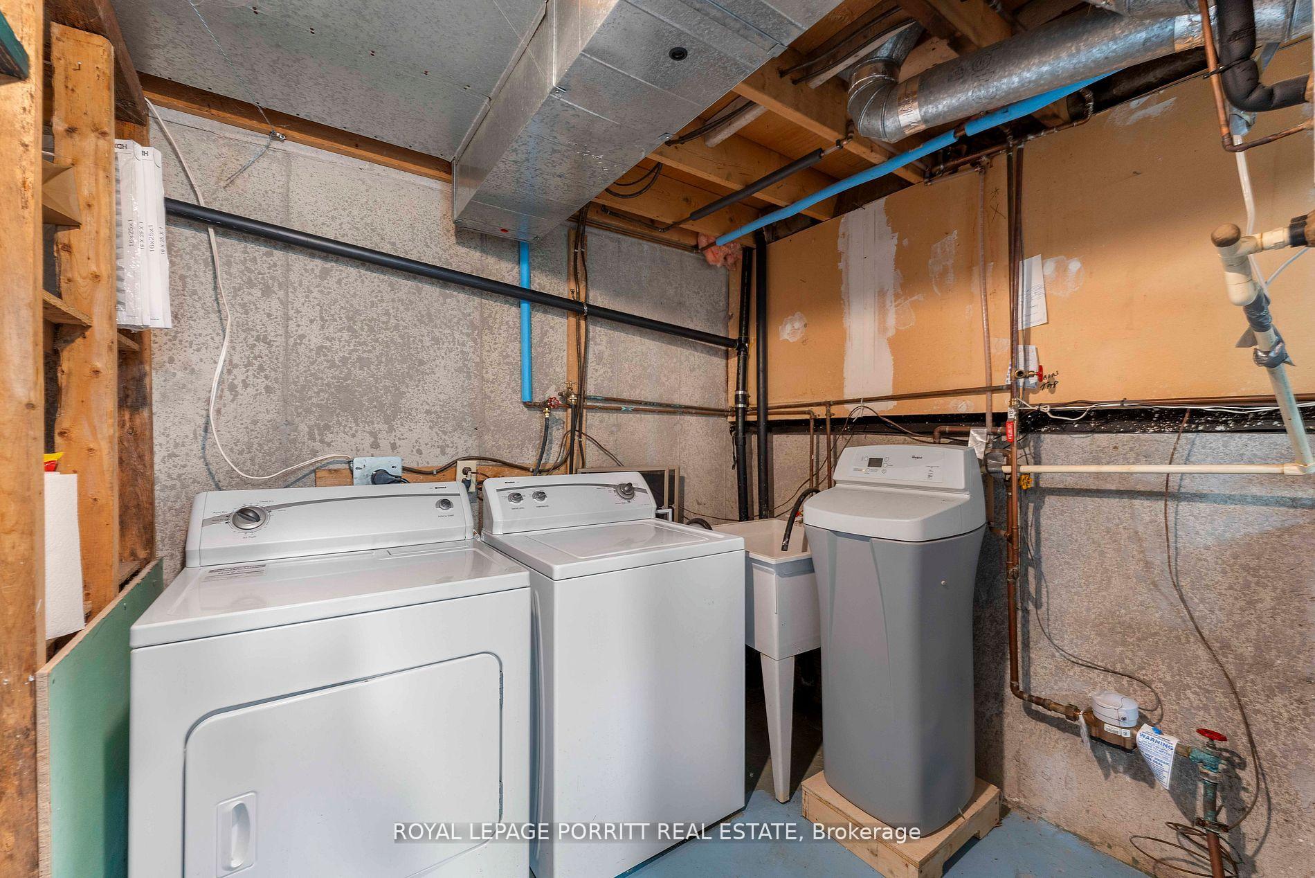 Photo 32 of 32 Chaucer Crescent, Barrie, Letitia Heights — HOMEH