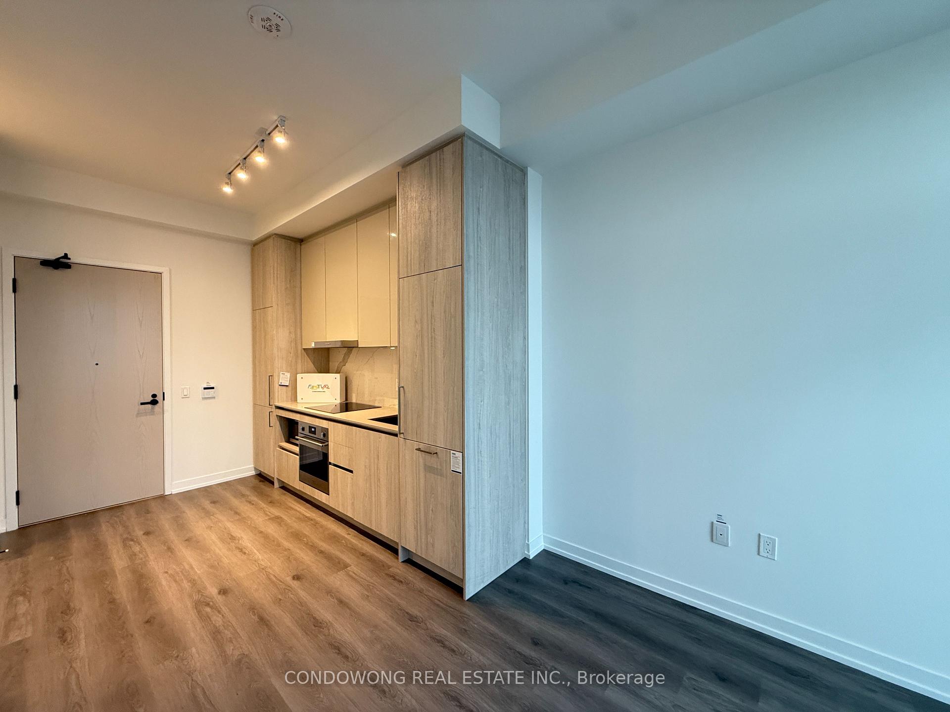 Photo 16 of Unit 5811, 225 Commerce Street, Vaughan, Vaughan Corporate Centre — HOMEH