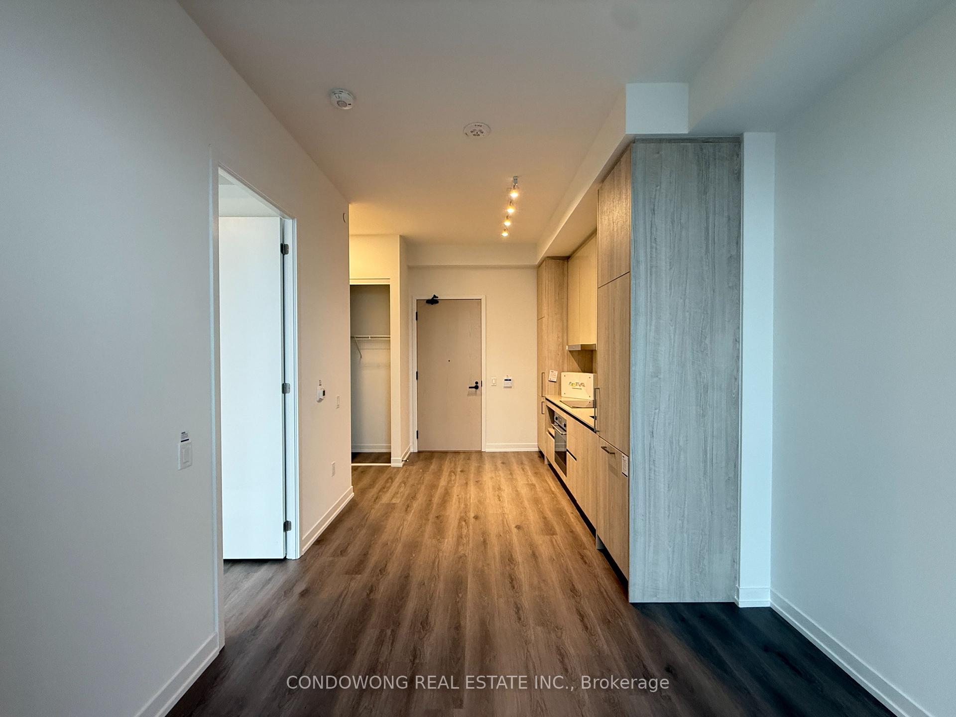 Photo 2 of Unit 5811, 225 Commerce Street, Vaughan, Vaughan Corporate Centre — HOMEH