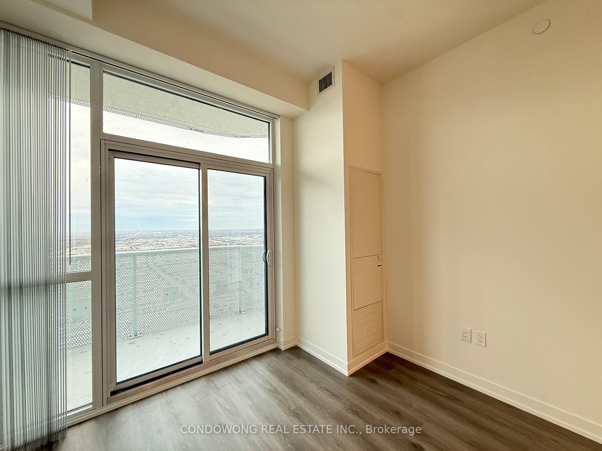 Photo 5 of Unit 5811, 225 Commerce Street, Vaughan, Vaughan Corporate Centre — HOMEH