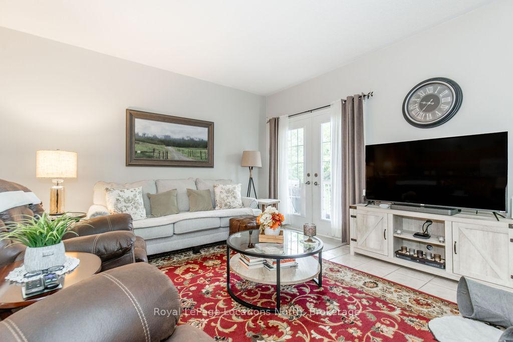 Photo 3 of 46 Admiral Road, Wasaga Beach — HOMEH