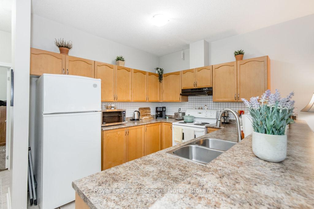 Photo 5 of 46 Admiral Road, Wasaga Beach — HOMEH