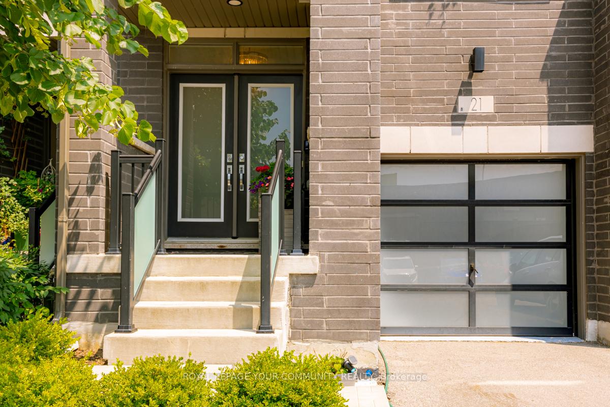 Photo 3 of 21 John Stocks Way, Markham, Aileen-Willowbrook — HOMEH