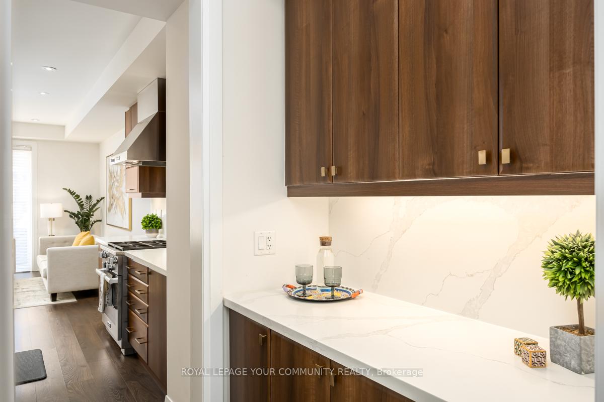 Photo 8 of 21 John Stocks Way, Markham, Aileen-Willowbrook — HOMEH