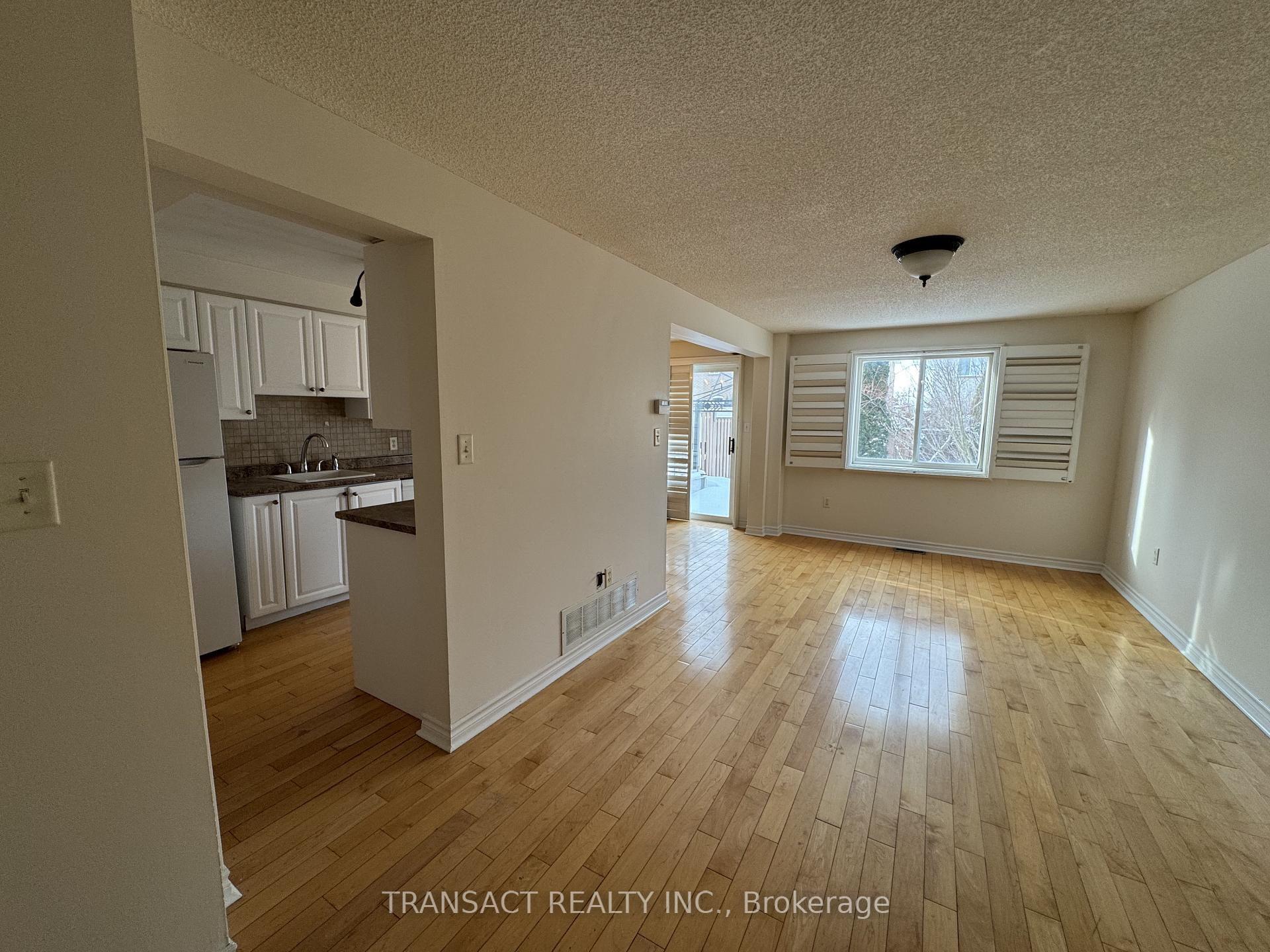 Photo 3 of 154 Sydenham Wells, Barrie, Georgian Drive — HOMEH