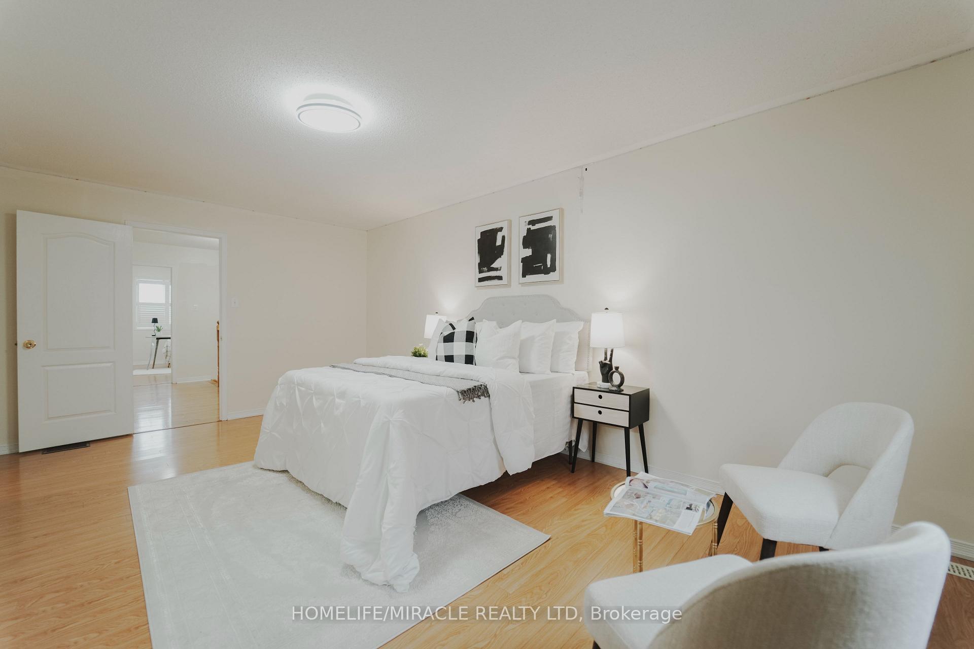 Photo 9 of 169 Crystal Glen Crescent, Brampton, Credit Valley — HOMEH