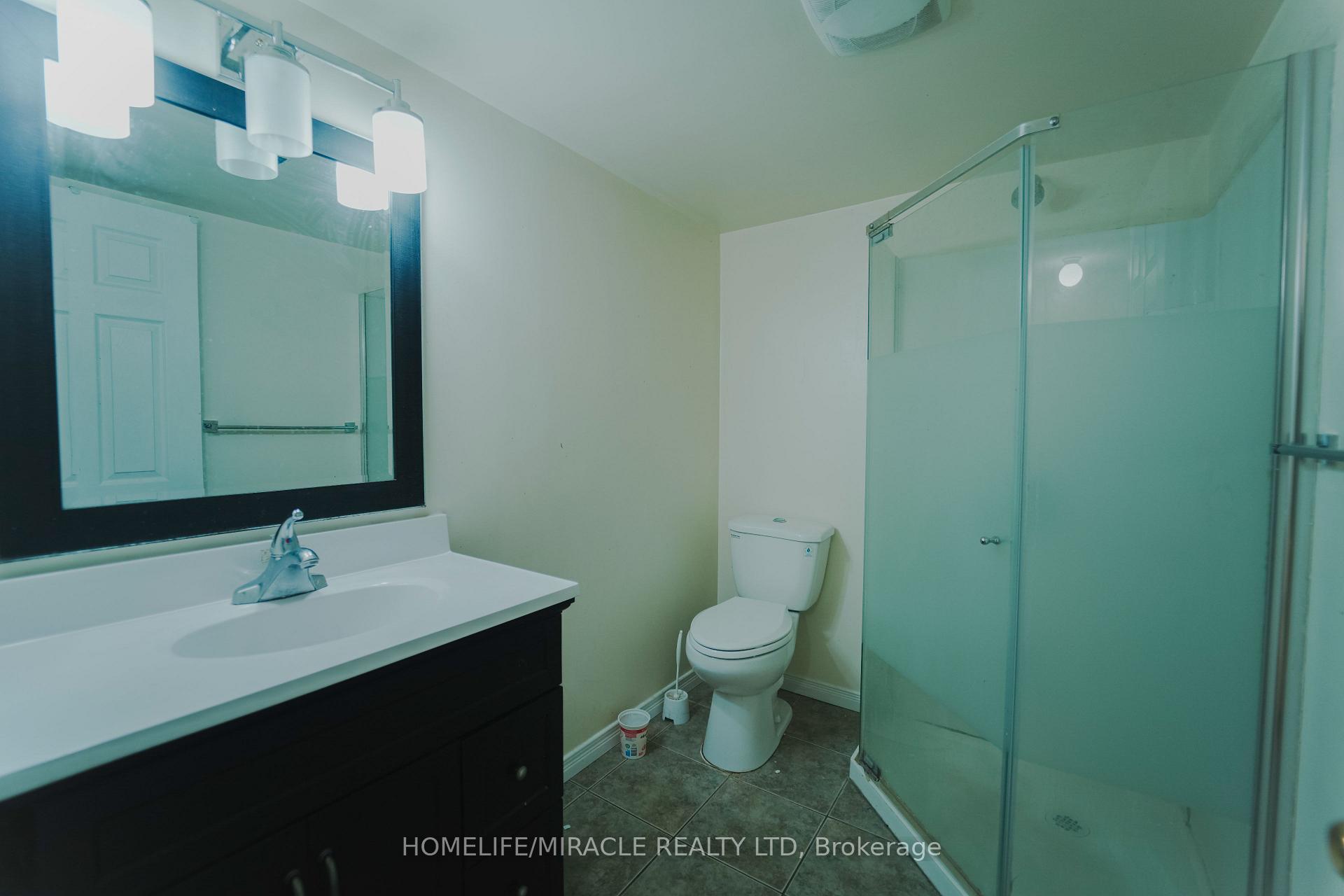 Photo 33 of 169 Crystal Glen Crescent, Brampton, Credit Valley — HOMEH