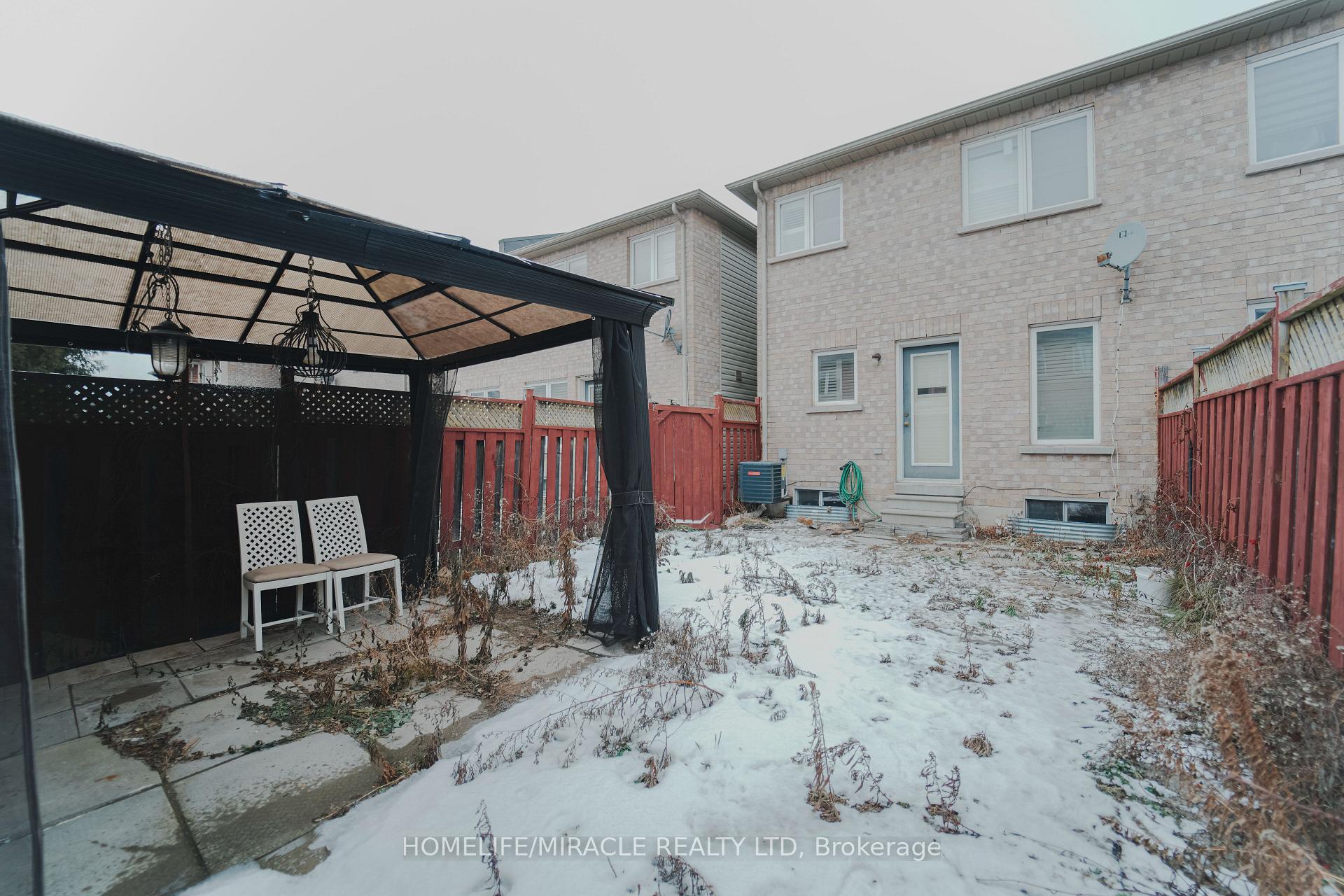 Photo 13 of 169 Crystal Glen Crescent, Brampton, Credit Valley — HOMEH